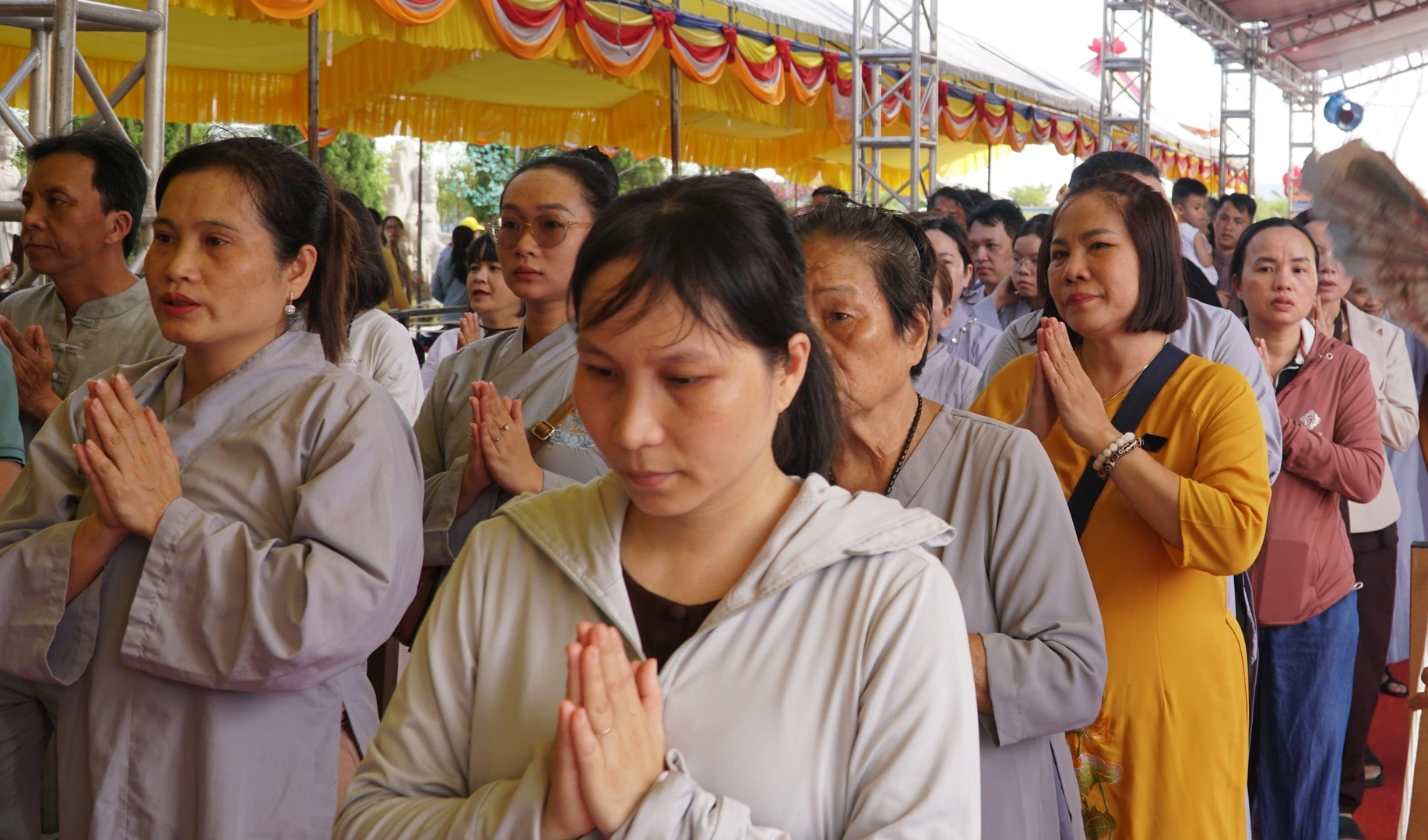 Phật tử nước ngoài về chùa Quán Thế Âm phụng sự bên xá lợi Phật- Ảnh 6. Phật tử nước ngoài về chùa Quán Thế Âm phụng sự bên xá lợi Phật- Ảnh 6.