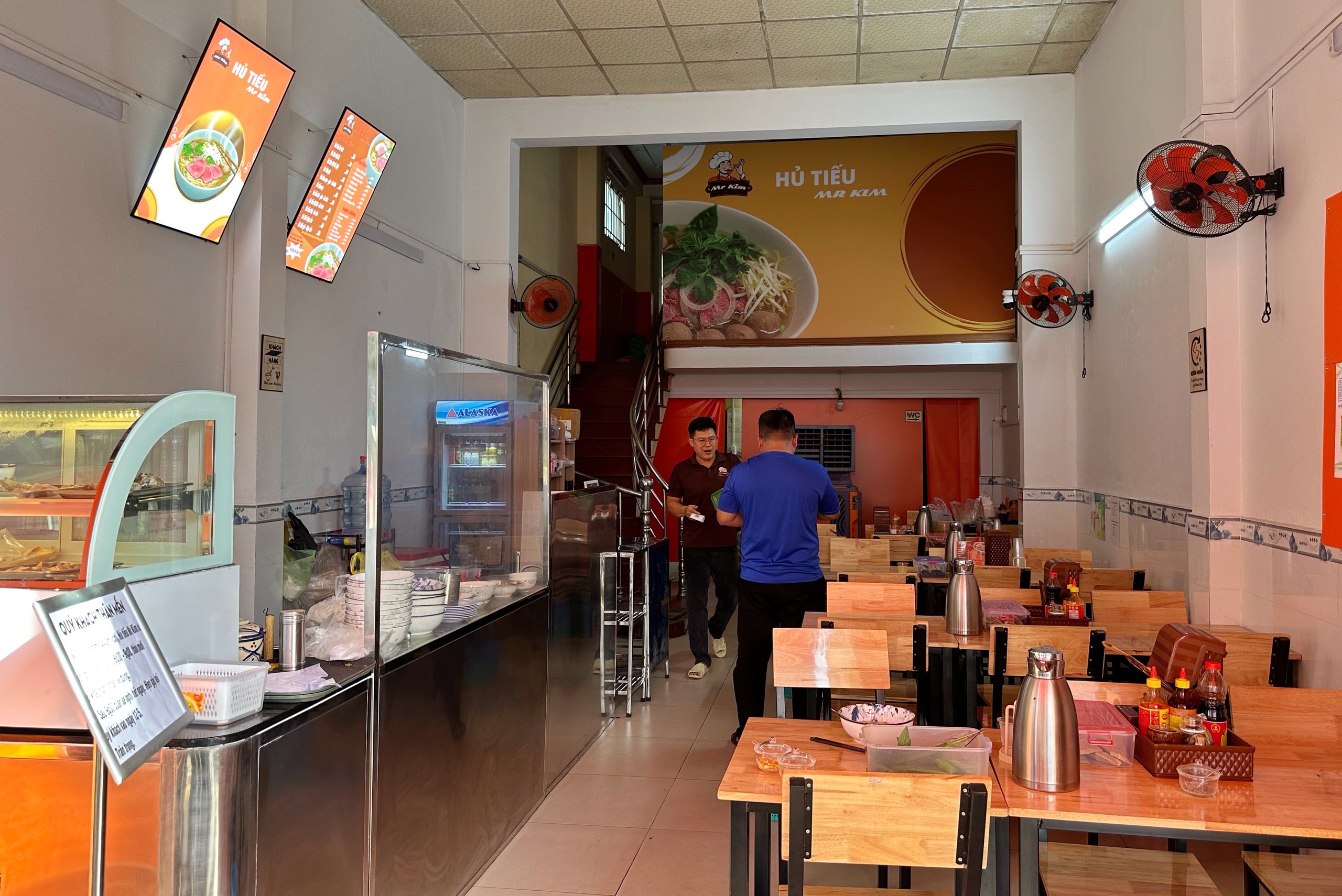 Nhiều hàng quán nổi tiếng TP.HCM liên tục thông báo đóng cửa, chuyện gì đang xảy ra? - Ảnh 5.