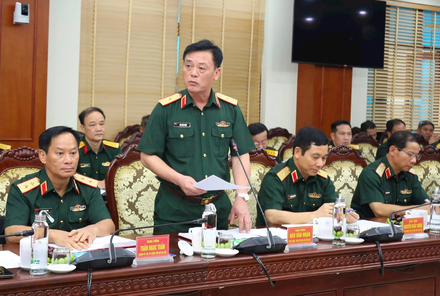 Thiếu tướng Đào Văn Nhận nhận nhiệm vụ Tư lệnh Bộ Tư lệnh thủ đô Hà Nội- Ảnh 1. Thiếu tướng Đào Văn Nhận nhận nhiệm vụ Tư lệnh Bộ Tư lệnh thủ đô Hà Nội- Ảnh 1.