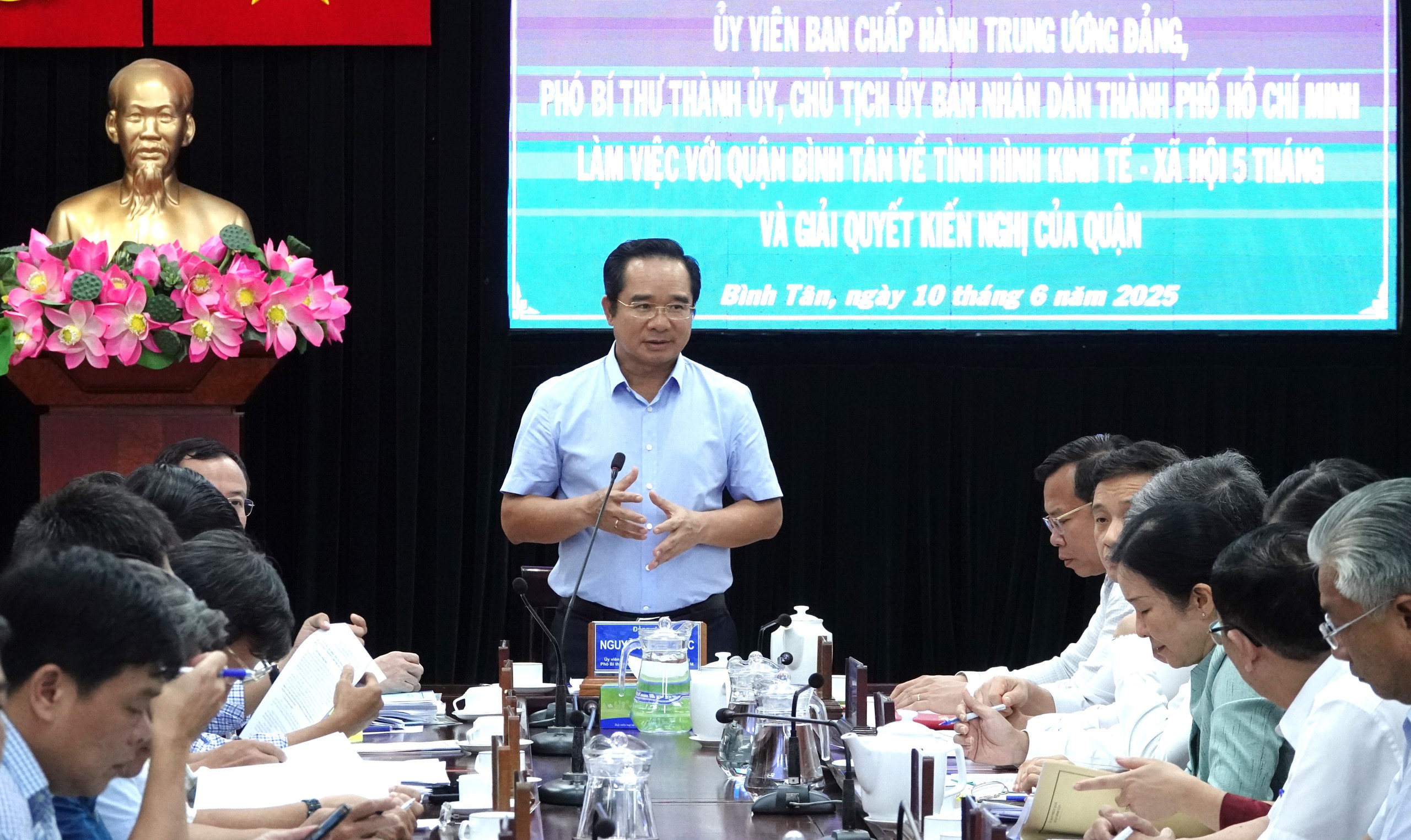 Chủ tịch TP.HCM: Chuẩn bị nhân sự, phần mềm vận hành thử nghiệm phường mới - Ảnh 1. Chủ tịch TP.HCM: Chuẩn bị nhân sự, phần mềm vận hành thử nghiệm phường mới - Ảnh 1.