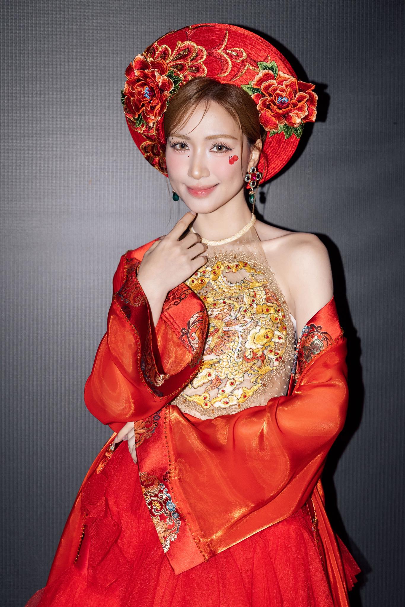 Showbiz 9.6: Văn Toàn tặng Hòa Minzy quà ‘khủng’; Kha Ly hội ngộ Vân Khang, Lê Phương - Ảnh 1.