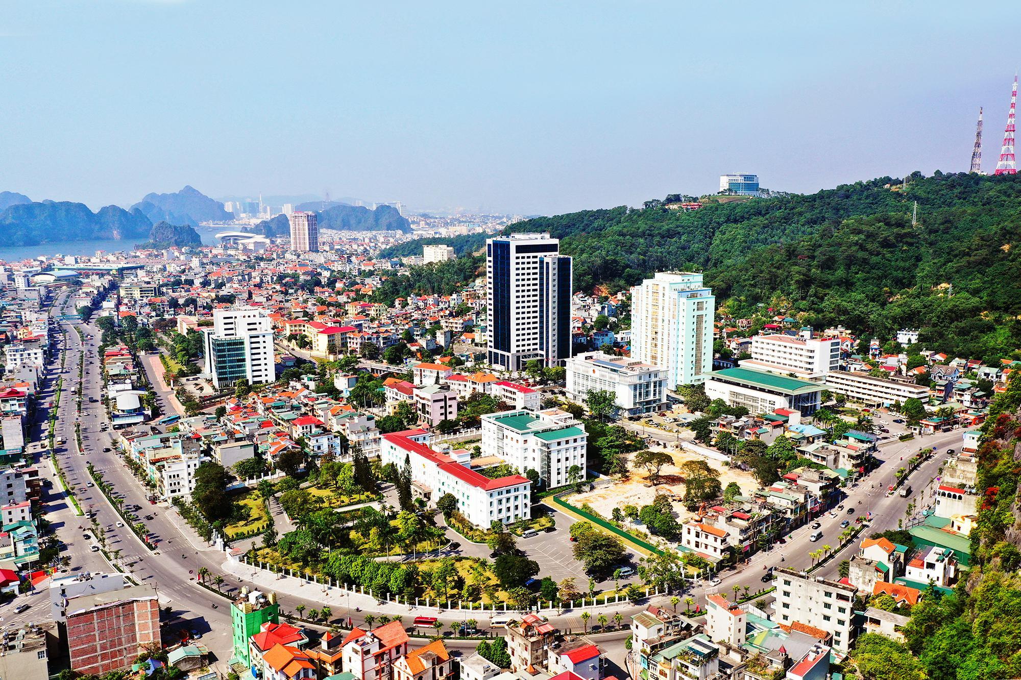 Quảng Ninh: Hơn 800 người xin nghỉ việc khi sắp xếp đơn vị hành chính cấp xã - Ảnh 1.
