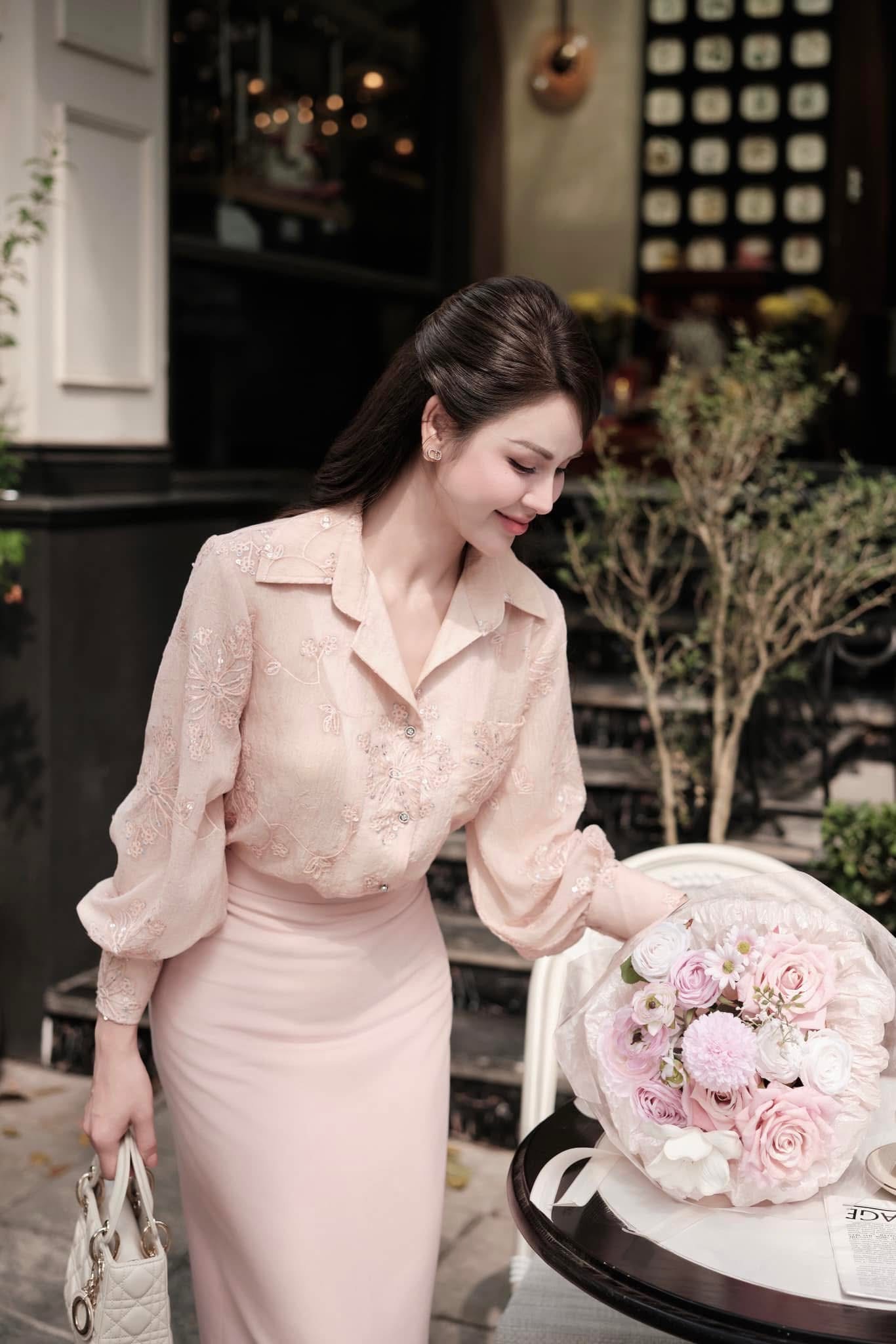 Cuộc sống mẹ đơn thân của Lương Thu Trang ở tuổi 35 - Ảnh 1.
