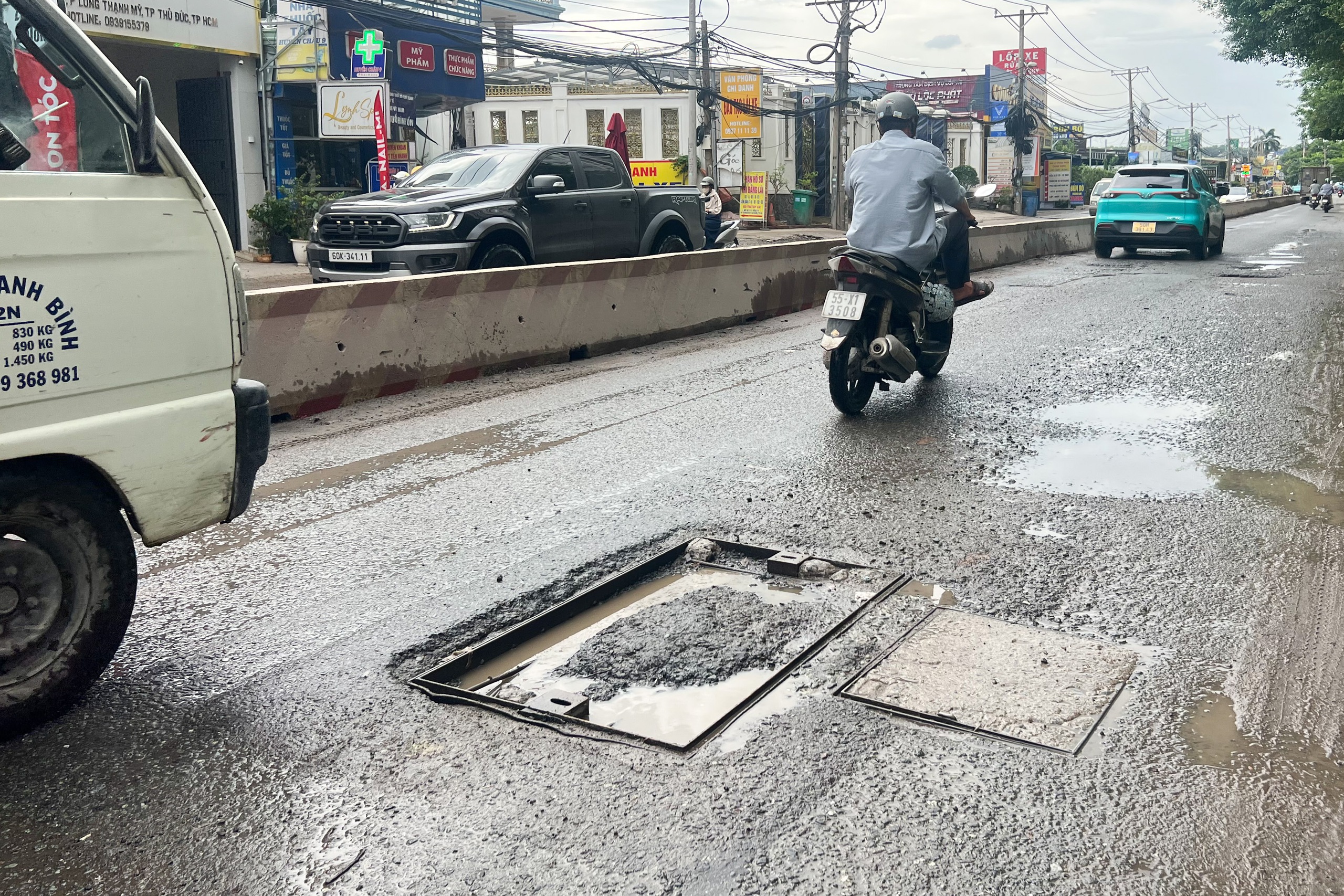 Ngập đường tại TP . Thủ Đức: Tình trạng đáng báo động sau cơn mưa lớn liên tiếp - Ảnh 4.