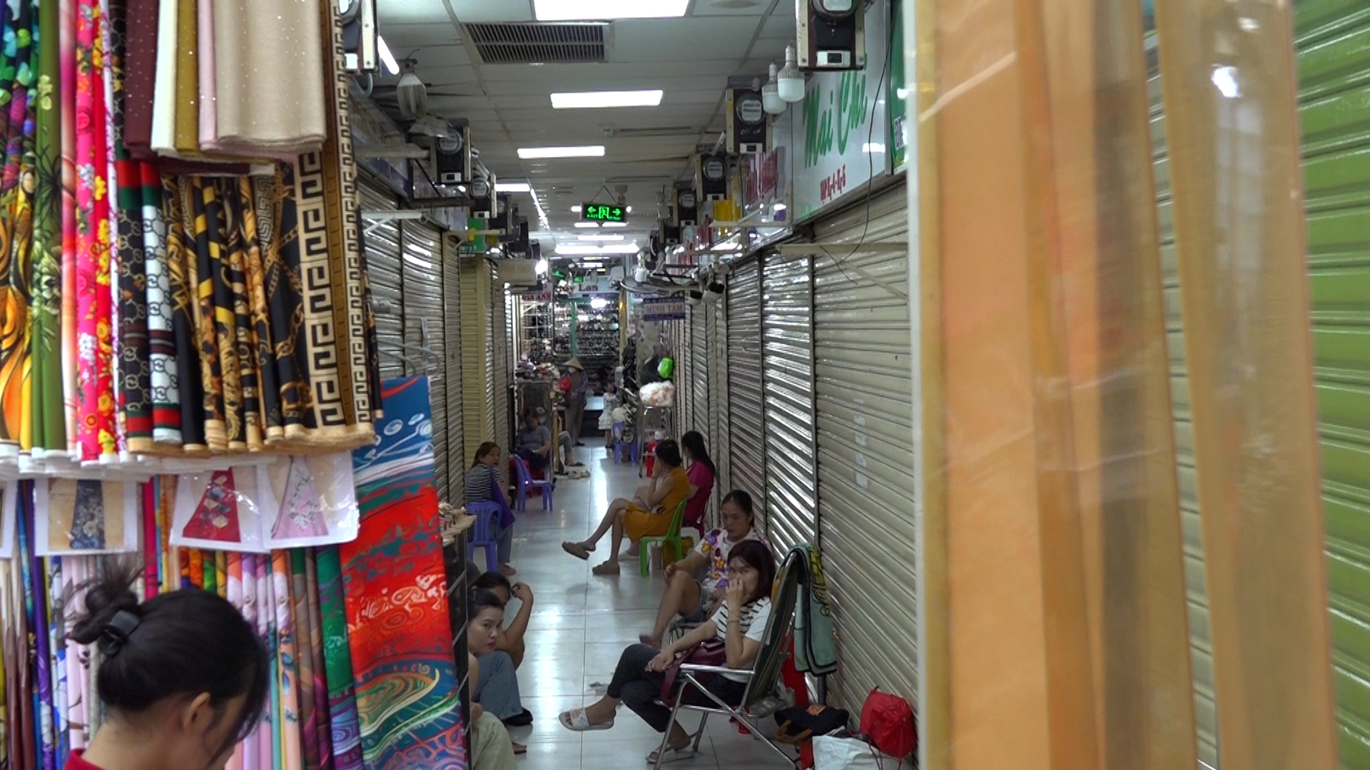 Tiểu thương chợ sỉ đóng cửa đầu tuần: Chuyện gì đang xảy ra? - Ảnh 1.