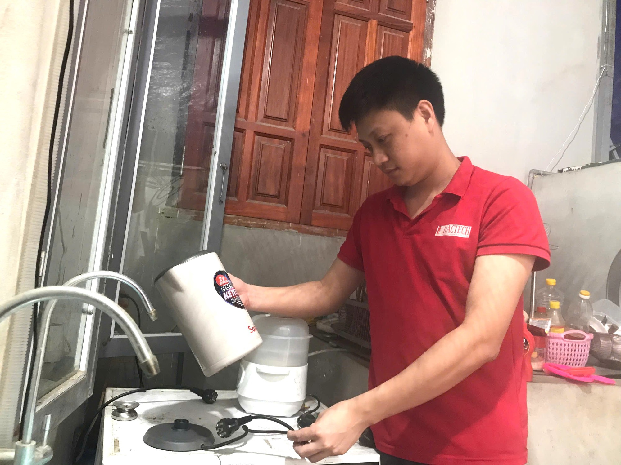 3 lần ‘chết hụt’ vì điện giật 3 lần ‘chết hụt’ vì điện giật