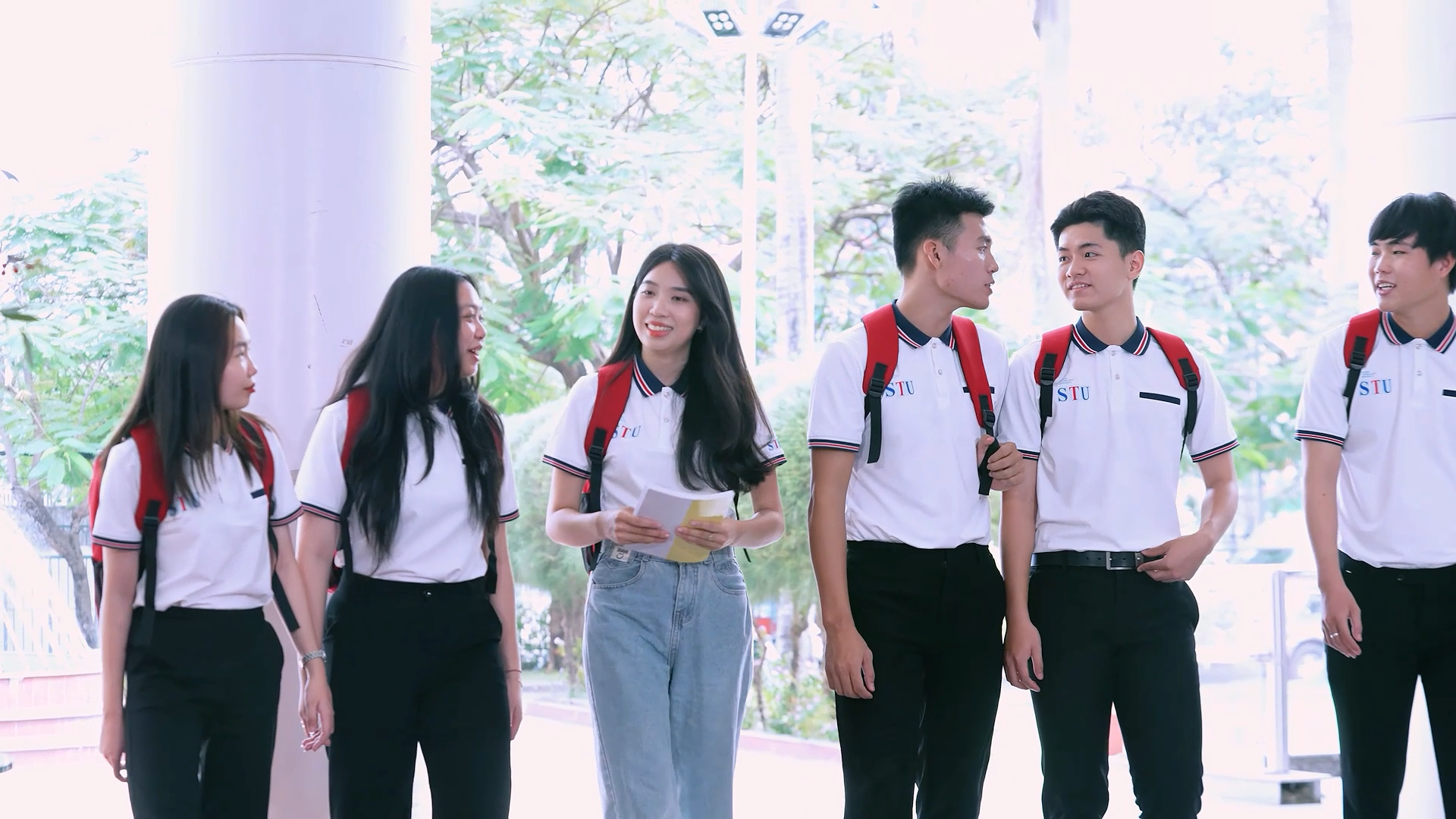 Sinh viên Trường ĐH Công nghệ Sài Gòn: Học đỉnh – Chơi chất - Ảnh 1.