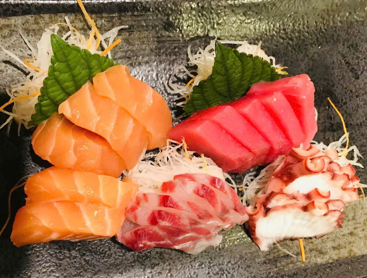 - Ảnh 1. Bác sĩ: Có nên ăn sushi ngay sau khi sinh? - Ảnh 1.