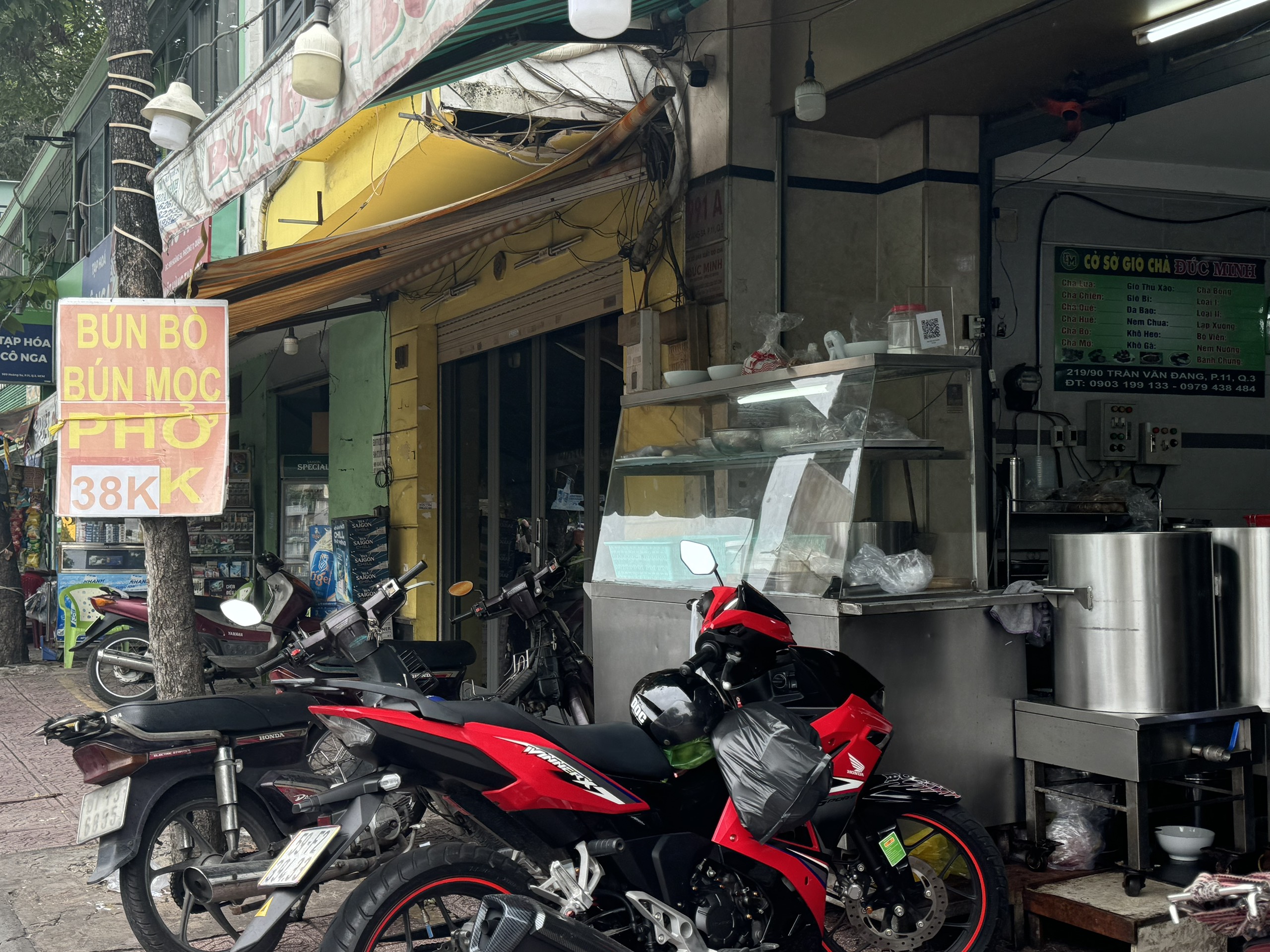 Chủ quán TP.HCM 'đau đầu' chuyện tăng giá: Người âm thầm lên giá, người đắn đo - Ảnh 2.
