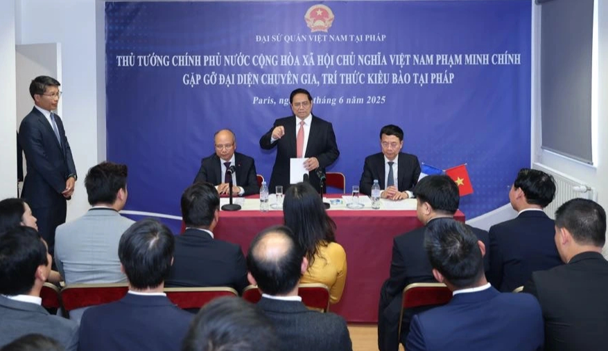 Thủ tướng Phạm Minh Chính làm việc với các chuyên gia, trí thức kiều bào tại Pháp Thủ tướng Phạm Minh Chính làm việc với các chuyên gia, trí thức kiều bào tại Pháp