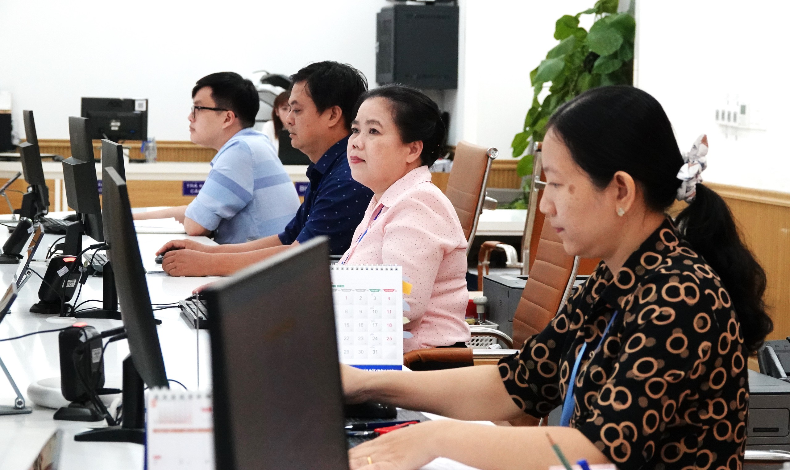 TP.HCM trình 479 nhân sự dự kiến làm lãnh đạo phường, xã mới - Ảnh 1.