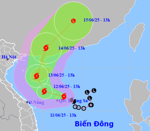 Bão số 1 đi nhanh hơn, ven biển Quảng Ninh - Quảng Nam gió mạnh- Ảnh 1. Bão số 1 đi nhanh hơn, ven biển Quảng Ninh - Quảng Nam gió mạnh- Ảnh 1.