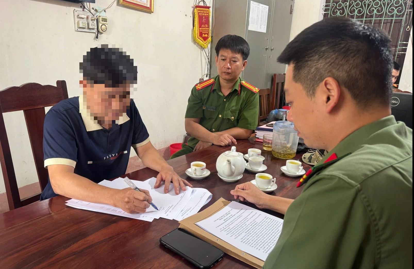 Vợ bị lừa đảo 82 triệu, chồng đăng bài bức xúc bị phạt thêm 7,5 triệu- Ảnh 1. Vợ bị lừa đảo 82 triệu, chồng đăng bài bức xúc bị phạt thêm 7,5 triệu- Ảnh 1.