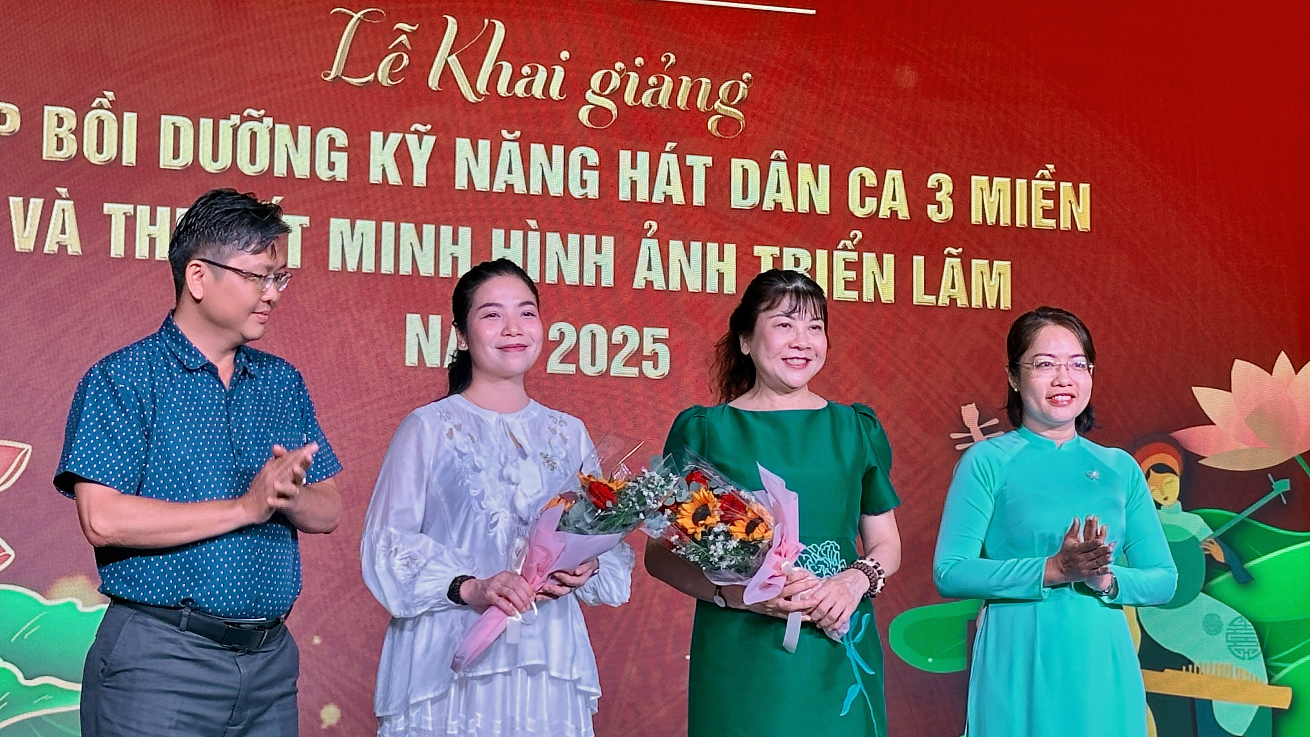 Khai giảng lớp học hát dân ca ba miền - Ảnh 2.