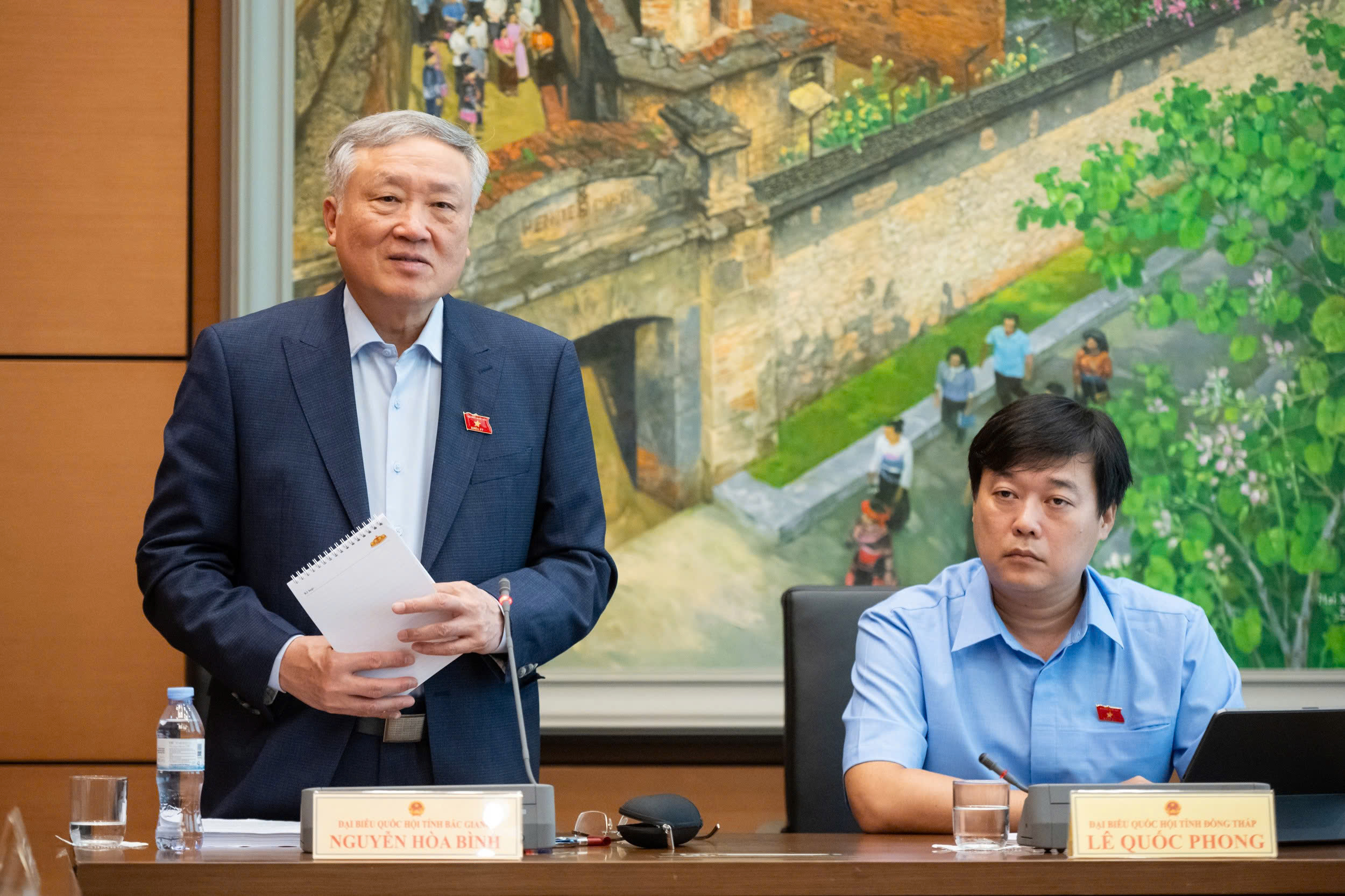 'Sáp nhập tỉnh để vui vẻ tất cả thì phải 2 ông đều làm giám đốc sở'- Ảnh 2.