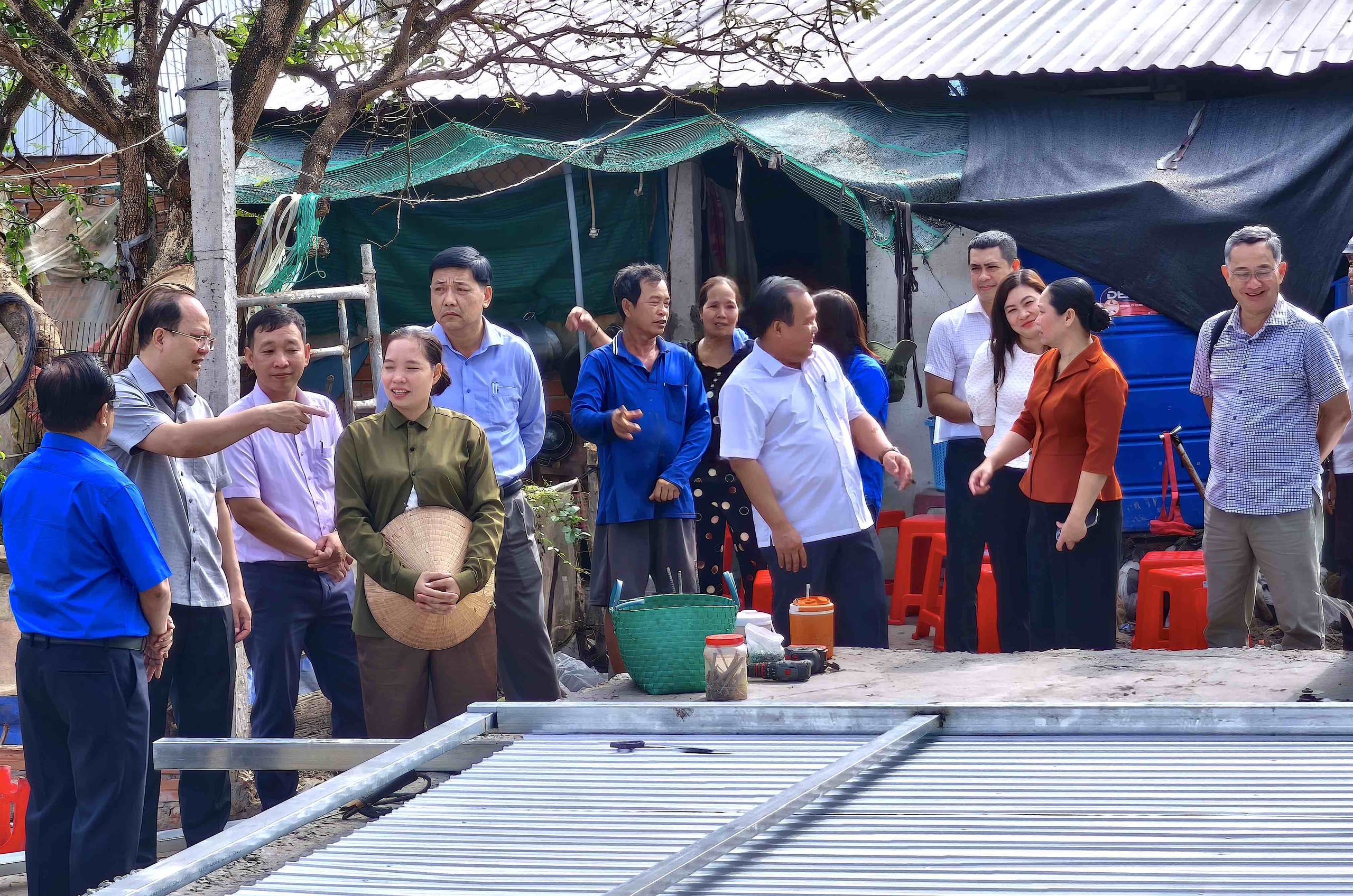 Cà Mau vượt tiến độ xóa nhà tạm, chuẩn bị tiếp “bước thứ hai” cho người nghèo - Ảnh 1. Cà Mau vượt tiến độ xóa nhà tạm, chuẩn bị tiếp “bước thứ hai” cho người nghèo - Ảnh 1.