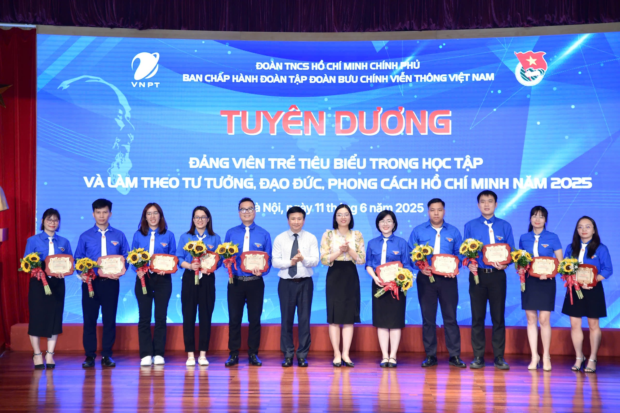 Tuyên dương 31 đảng viên trẻ tiêu biểu của Tập đoàn VNPT- Ảnh 1. Tuyên dương 31 đảng viên trẻ tiêu biểu của Tập đoàn VNPT- Ảnh 1.