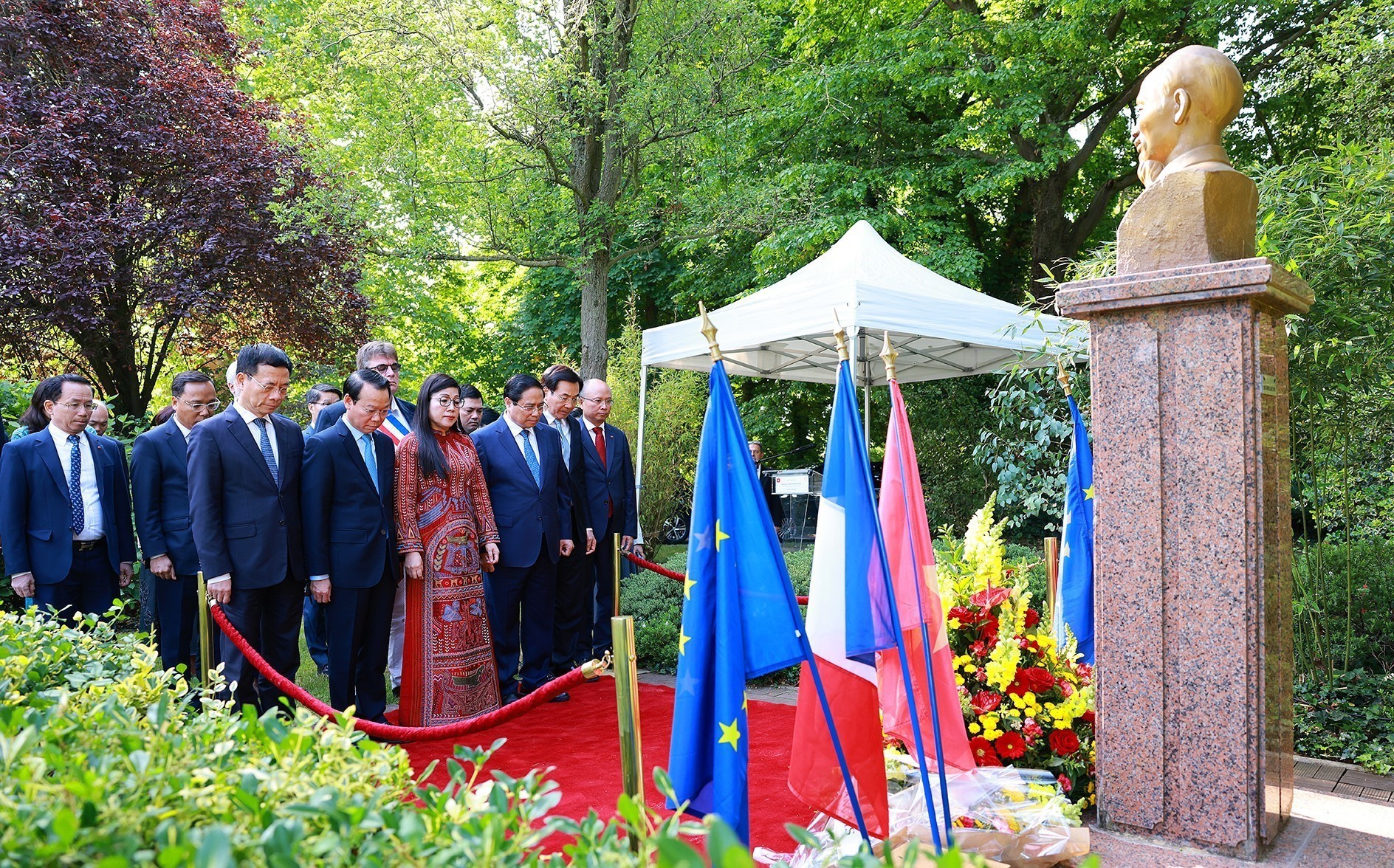 Thủ tướng Phạm Minh Chính thúc đẩy hợp tác doanh nghiệp Việt - Pháp tại Paris - Ảnh 2. Thủ tướng Phạm Minh Chính thúc đẩy hợp tác doanh nghiệp Việt - Pháp tại Paris - Ảnh 2.