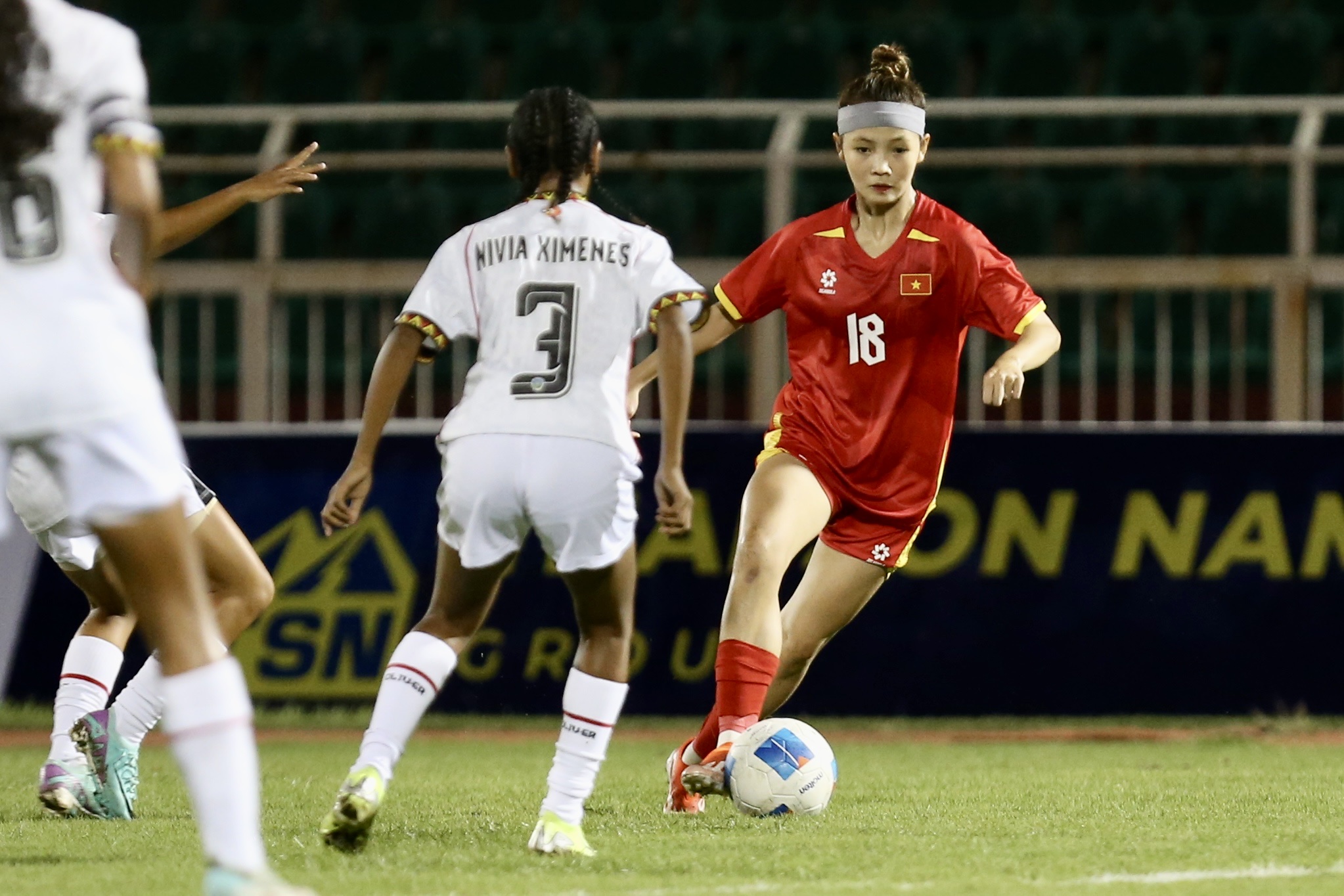 U.19 Việt Nam, Thái Lan cùng thắng cực đậm ở giải nữ Đông Nam Á: Chủ nhà chắc ngôi đầu bảng- Ảnh 4. U.19 Việt Nam, Thái Lan cùng thắng cực đậm ở giải nữ Đông Nam Á: Chủ nhà chắc ngôi đầu bảng- Ảnh 4.