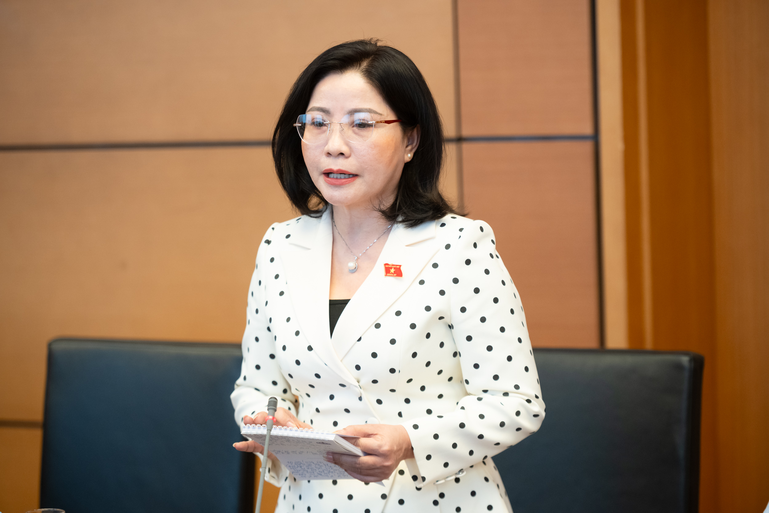Đề xuất tăng lương cho cán bộ sau khi sáp nhập tỉnh, xã - Ảnh 1.