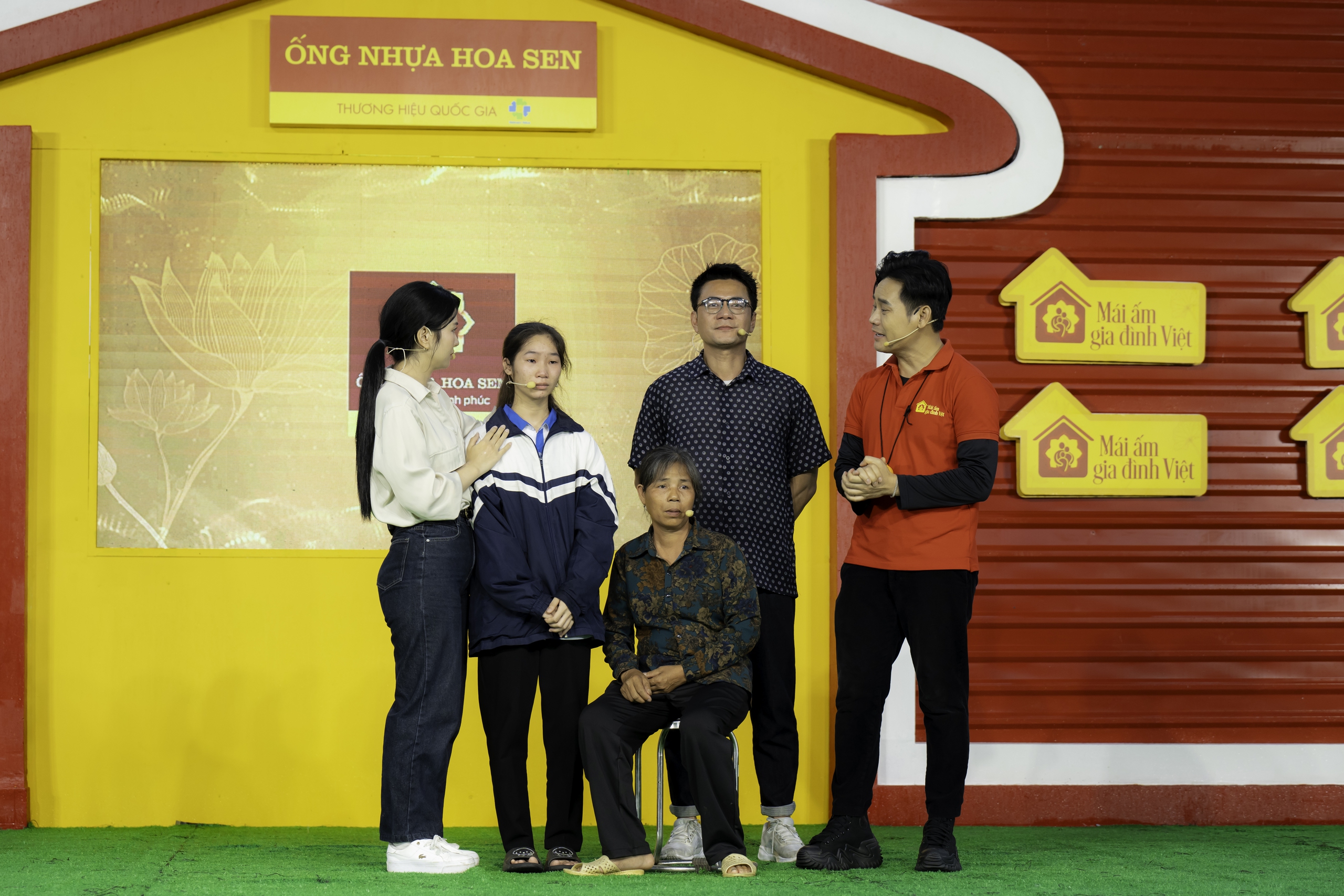 Tuổi thơ thiếu thốn của 'vua quảng cáo' Trương Minh Cường - Ảnh 2.