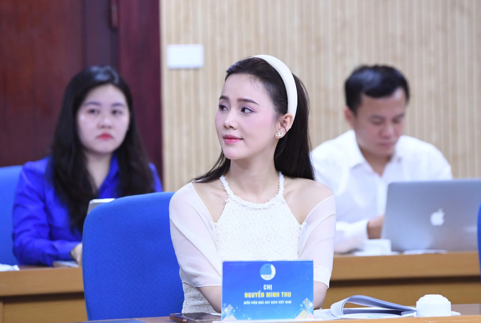 Giới trẻ Việt Nam cùng bảo tồn văn hóa truyền thống trong thời đại công nghệ AI - Ảnh 3. Giới trẻ Việt Nam cùng bảo tồn văn hóa truyền thống trong thời đại công nghệ AI - Ảnh 3.