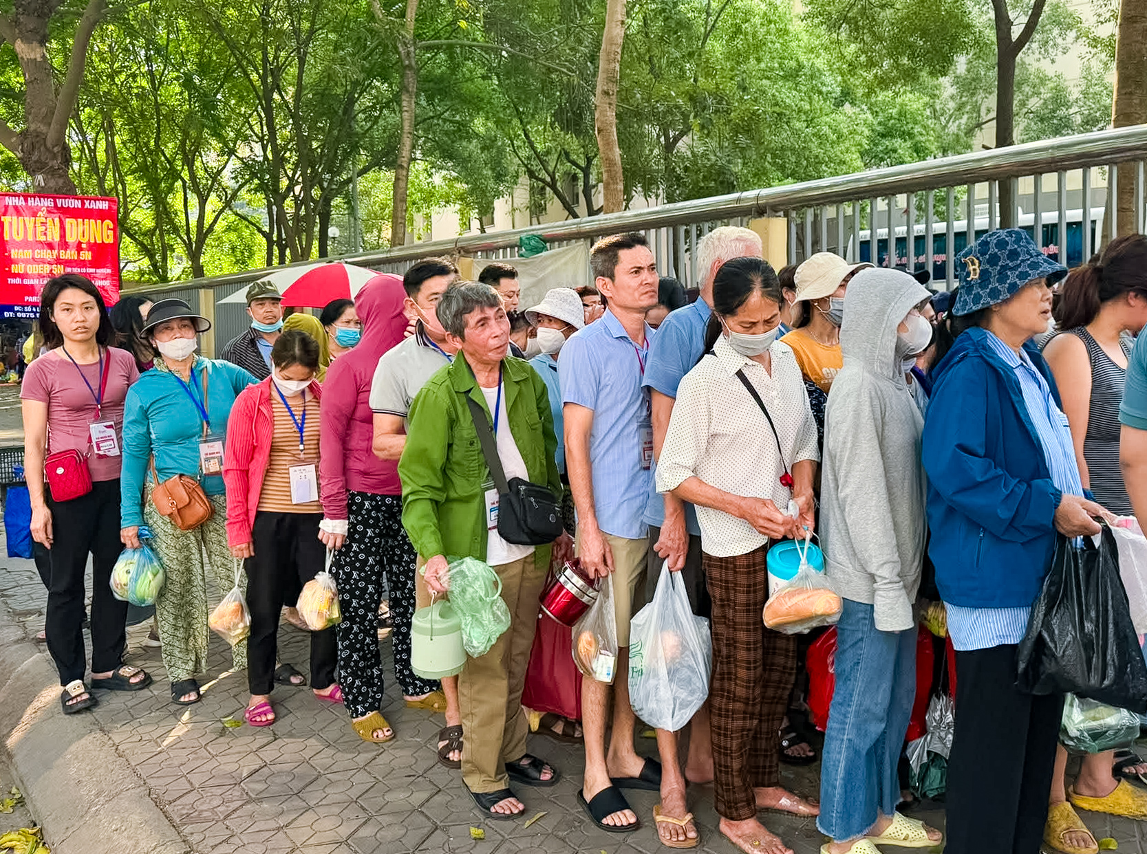 Ấm lòng ‘Bếp cháo 0 đồng’ cho bệnh nhân nghèo- Ảnh 2. Ấm lòng ‘Bếp cháo 0 đồng’ cho bệnh nhân nghèo- Ảnh 2.