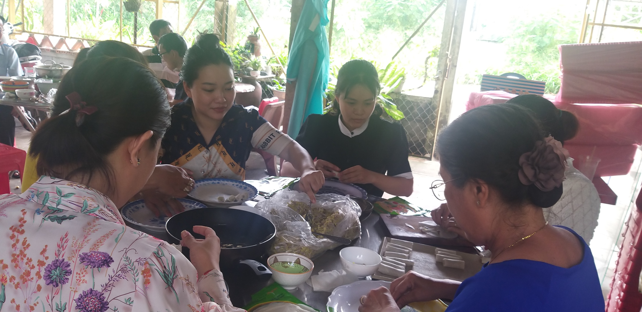 Chia bớt khó khăn cho người bệnh - Ảnh 3.