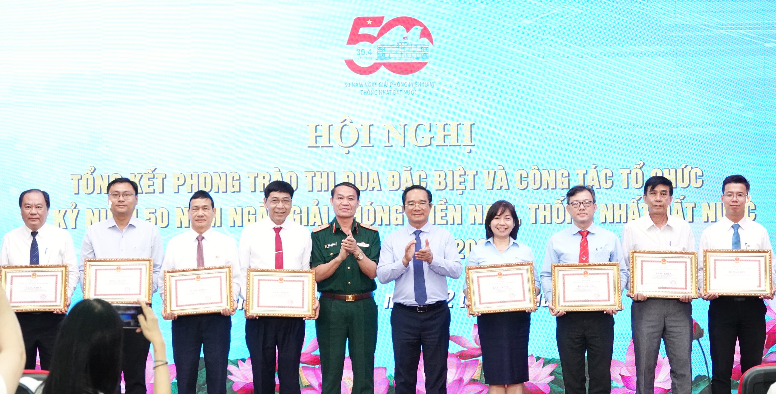 Ông Võ Văn Hoan: Sự kiện sáp nhập tỉnh sẽ ghi vào lịch sử Đảng bộ TP.HCM- Ảnh 2. Ông Võ Văn Hoan: Sự kiện sáp nhập tỉnh sẽ ghi vào lịch sử Đảng bộ TP.HCM- Ảnh 2.