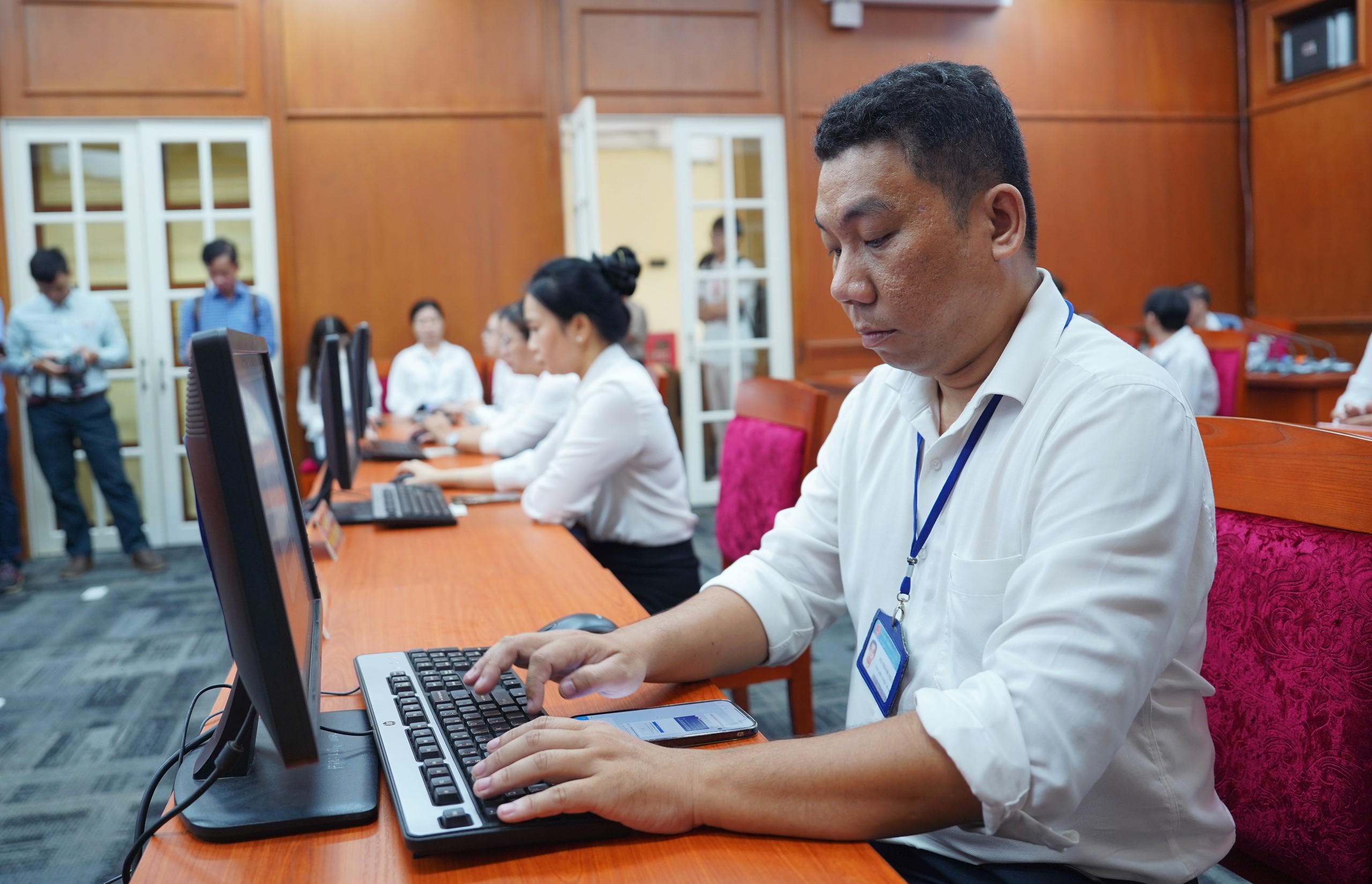 Bí thư TP.HCM: Vận hành thử 102 phường, xã mới 'đáp ứng mong đợi'- Ảnh 1.