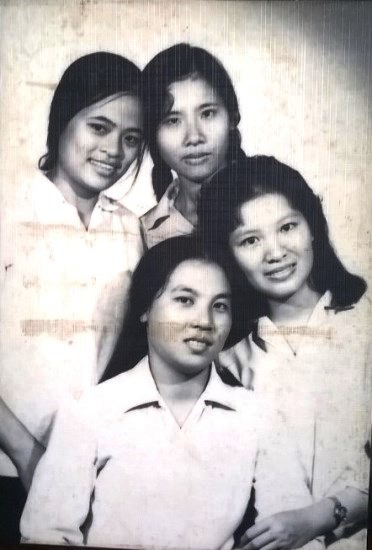 Những bông hồng ra đời trong khói lửa chiến tranh- Ảnh 2. Những bông hồng ra đời trong khói lửa chiến tranh- Ảnh 2.
