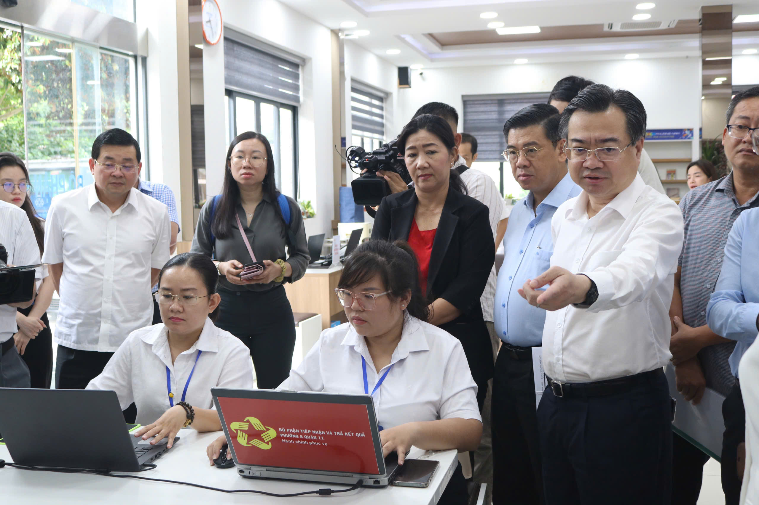 Bí thư TP.HCM: Vận hành thử 102 phường, xã mới 'đáp ứng mong đợi'- Ảnh 3.