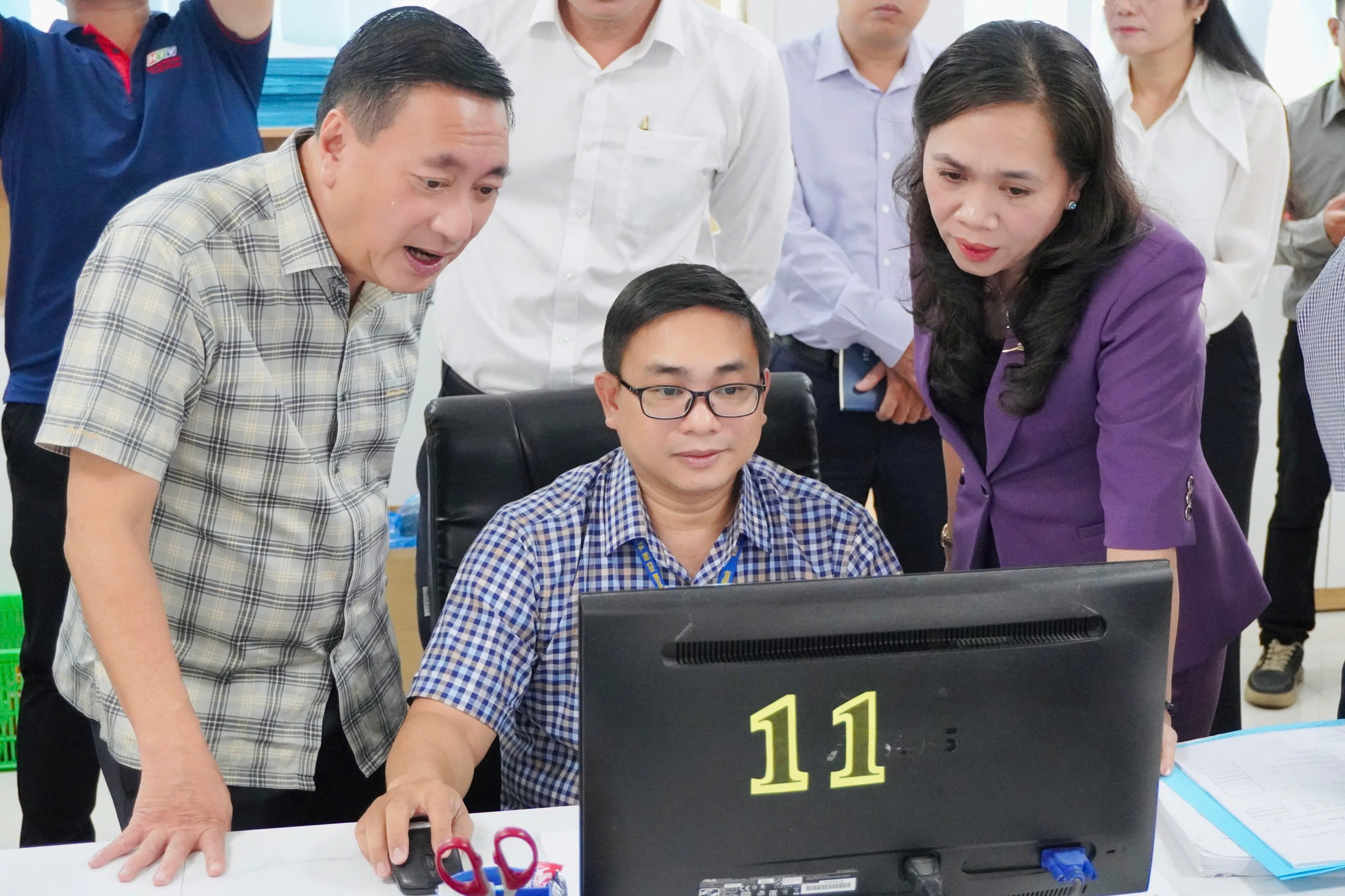 TP.HCM chọn nhân sự làm lãnh đạo phường, xã mới 'đảm bảo tính kế thừa'- Ảnh 1. TP.HCM chọn nhân sự làm lãnh đạo phường, xã mới 'đảm bảo tính kế thừa'- Ảnh 1.