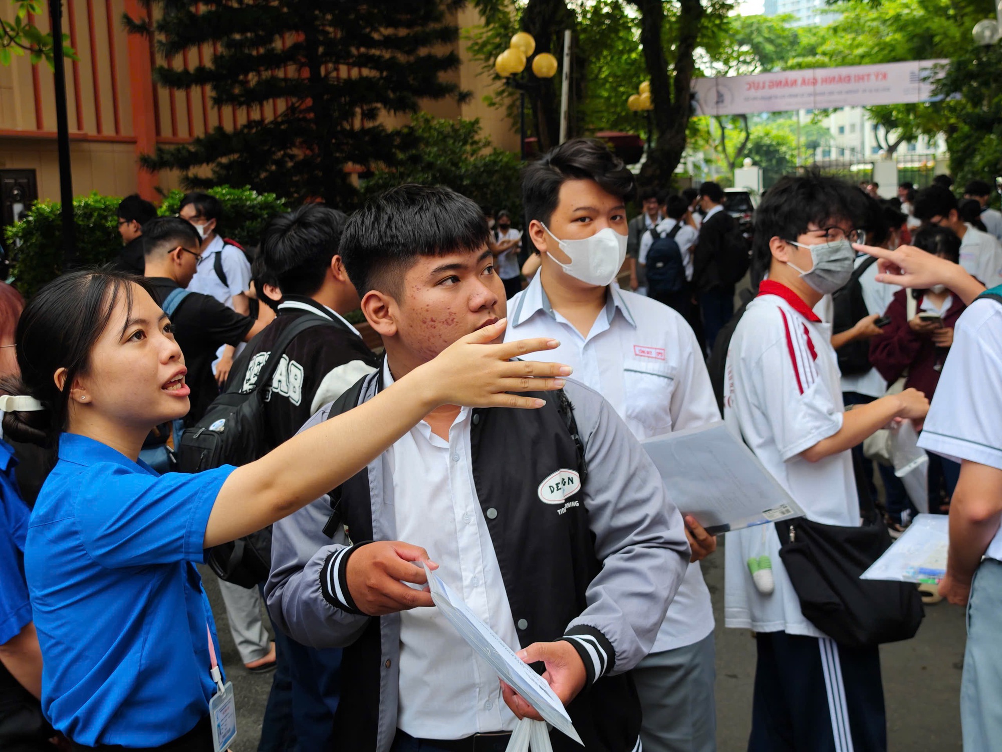 Thí sinh điểm cao kỳ thi đánh giá năng lực 2025 có tăng điểm chuẩn không? - Ảnh 1. Thí sinh điểm cao kỳ thi đánh giá năng lực 2025 có tăng điểm chuẩn không? - Ảnh 1.