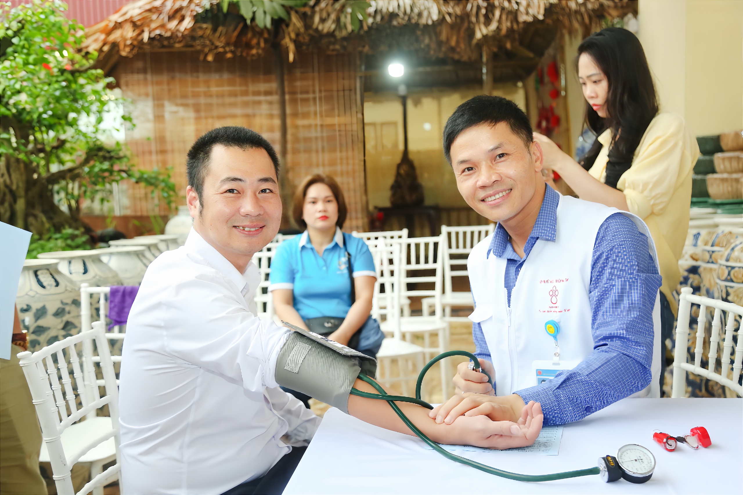 Ấm áp tình người cùng ‘Xuân hồng trên quê gốm’ - Ảnh 1.