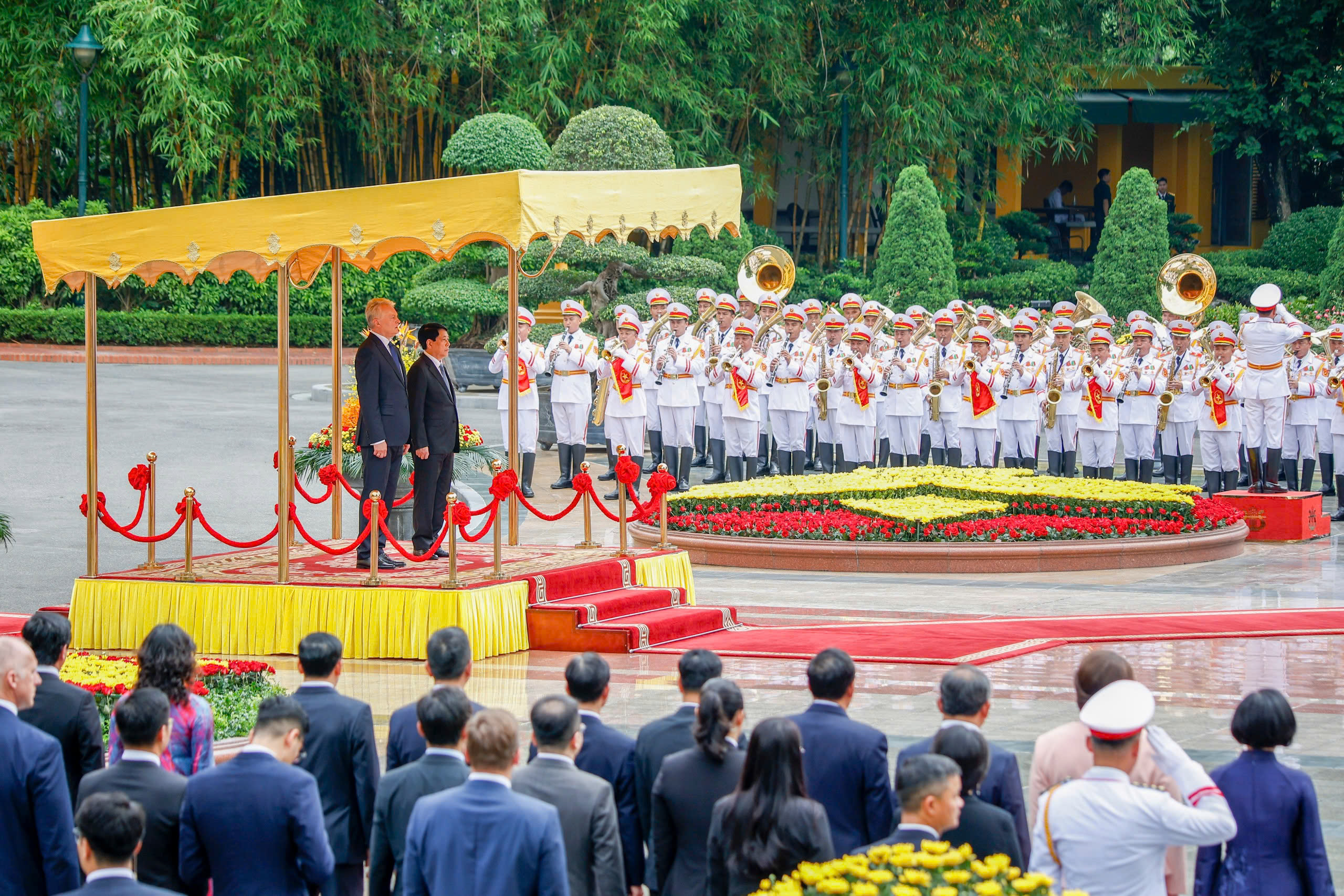 Chủ tịch nước Lương Cường chủ tr&igrave; lễ đ&oacute;n Tổng thống Lithuania thăm ch&iacute;nh thức Việt Nam - Ảnh 2.