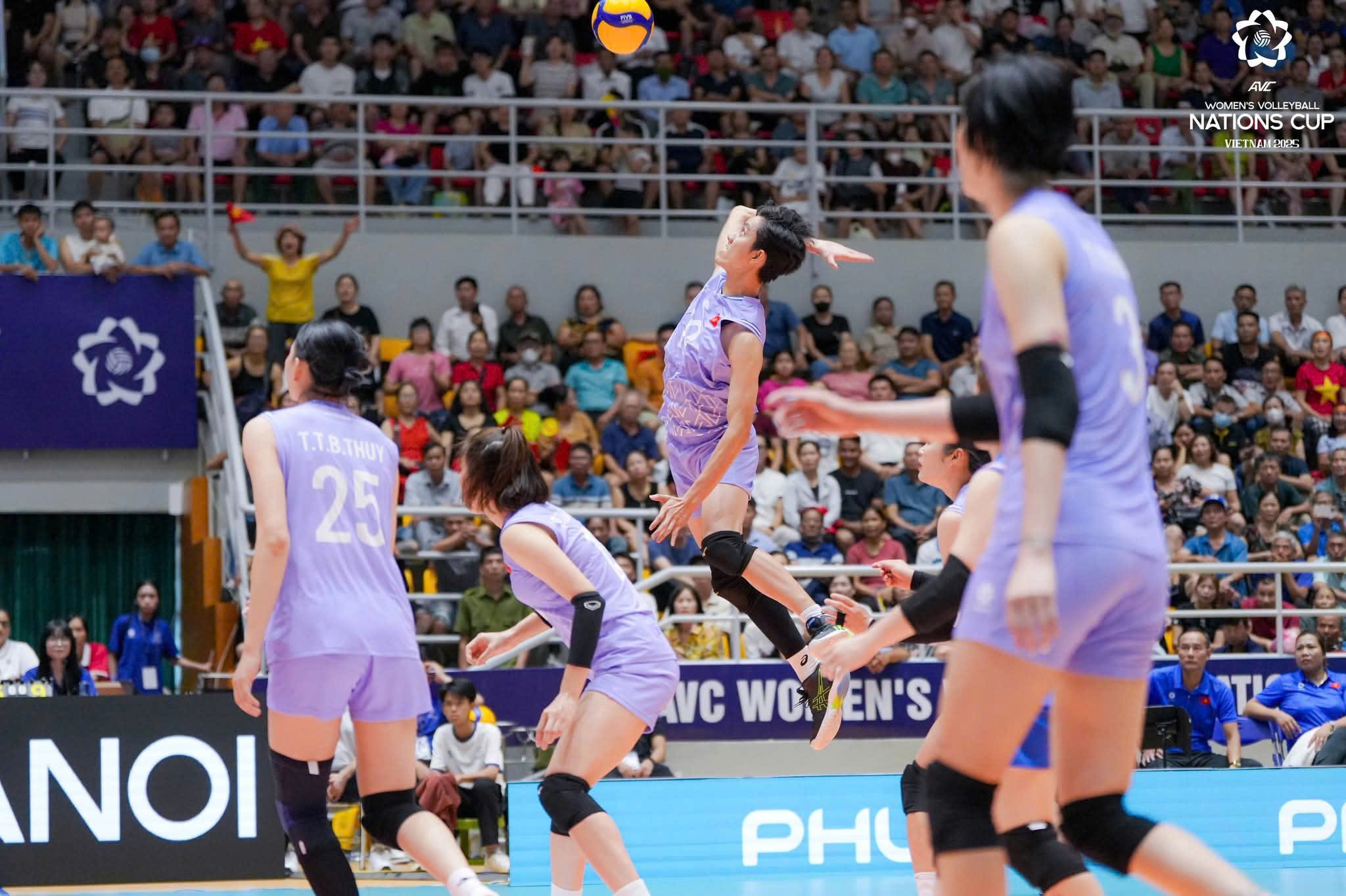 តារាងការប្រកួតបាល់ទះ VTV Cup ថ្ងៃនេះ៖ រំភើប U.21 វៀតណាម vs តៃវ៉ាន់ - រូបថត ១. Lịch thi đấu giải bóng chuyền VTV Cup hôm nay: Hấp dẫn U.21 Việt Nam chạm trán Đài Loan- Ảnh 1.