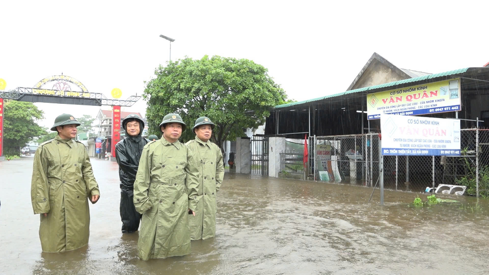 Quảng Trị: Bộ đội sẵn sàng cùng người dân ứng phó mưa lũ- Ảnh 1.