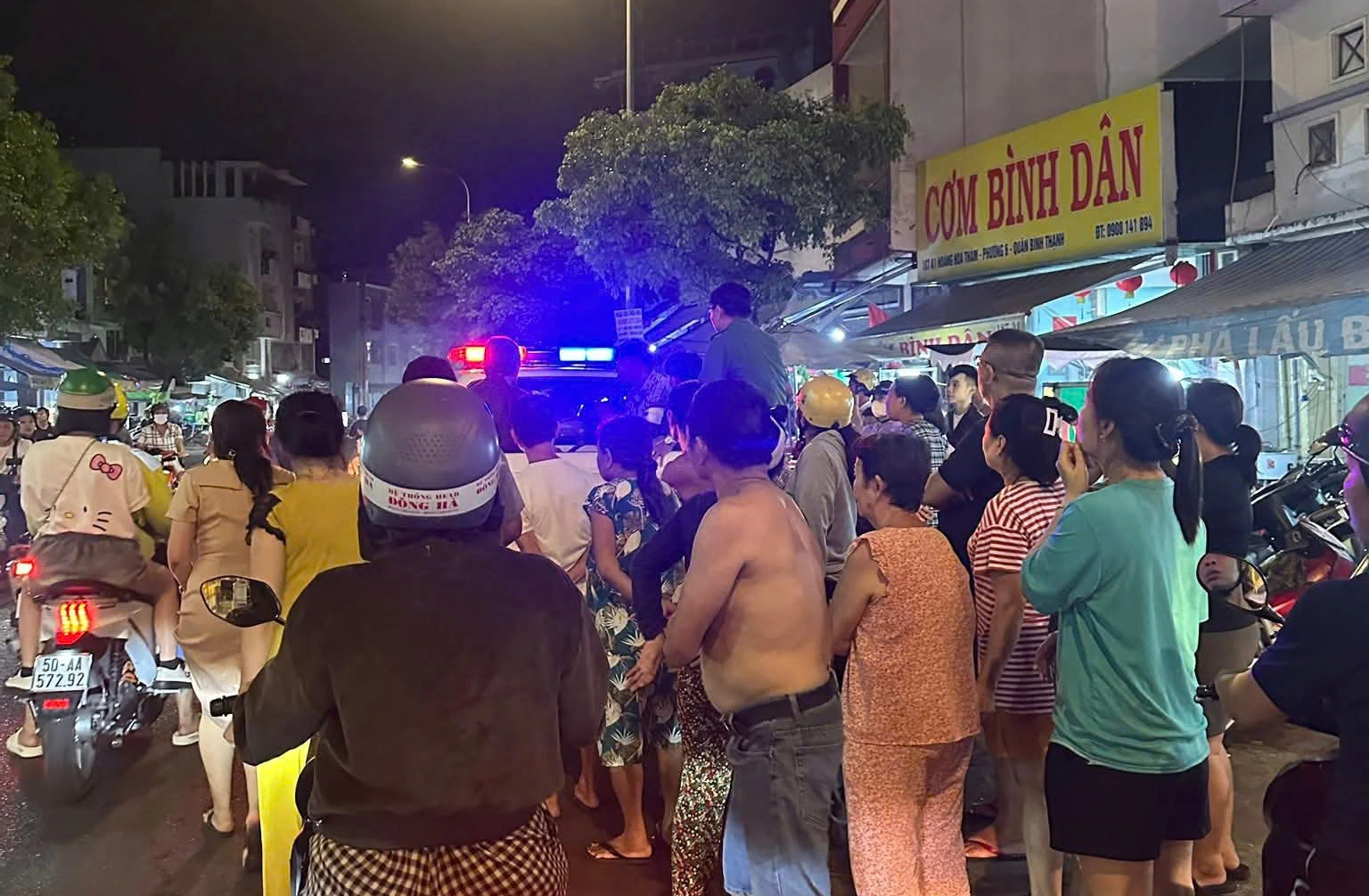TP.HCM: Chém nhau ở Bình Thạnh, 3 người bị thương - Ảnh 1.