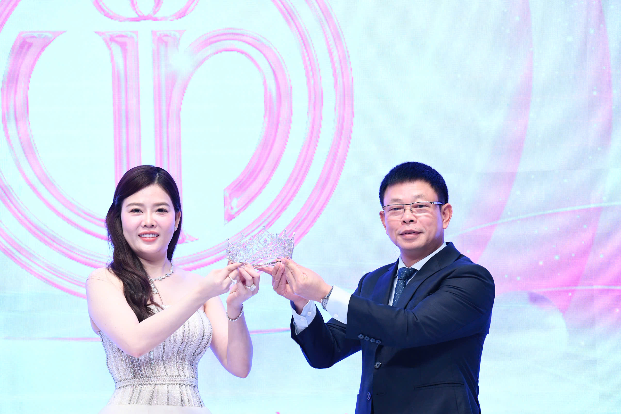 Sau khi tạm hoãn, chung kết Hoa hậu Việt Nam ấn định ngày tổ chức lại- Ảnh 2. Sau khi tạm hoãn, chung kết Hoa hậu Việt Nam ấn định ngày tổ chức lại- Ảnh 2.