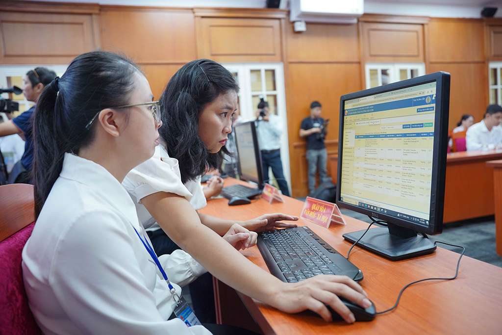 Đất nước sang trang- Ảnh 1. Đất nước sang trang- Ảnh 1.