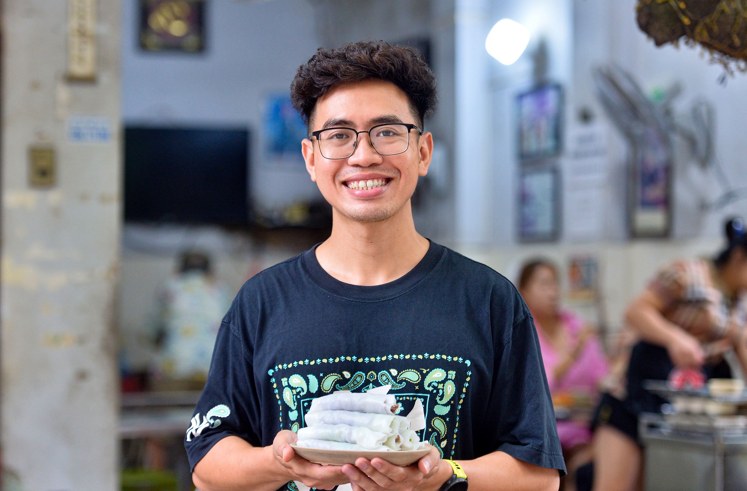 Phở cuốn đầu tiên ở Hà Nội được Michelin vinh danh, chủ không biết vì mải 'bán hàng'- Ảnh 2. Phở cuốn đầu tiên ở Hà Nội được Michelin vinh danh, chủ không biết vì mải 'bán hàng'- Ảnh 2.