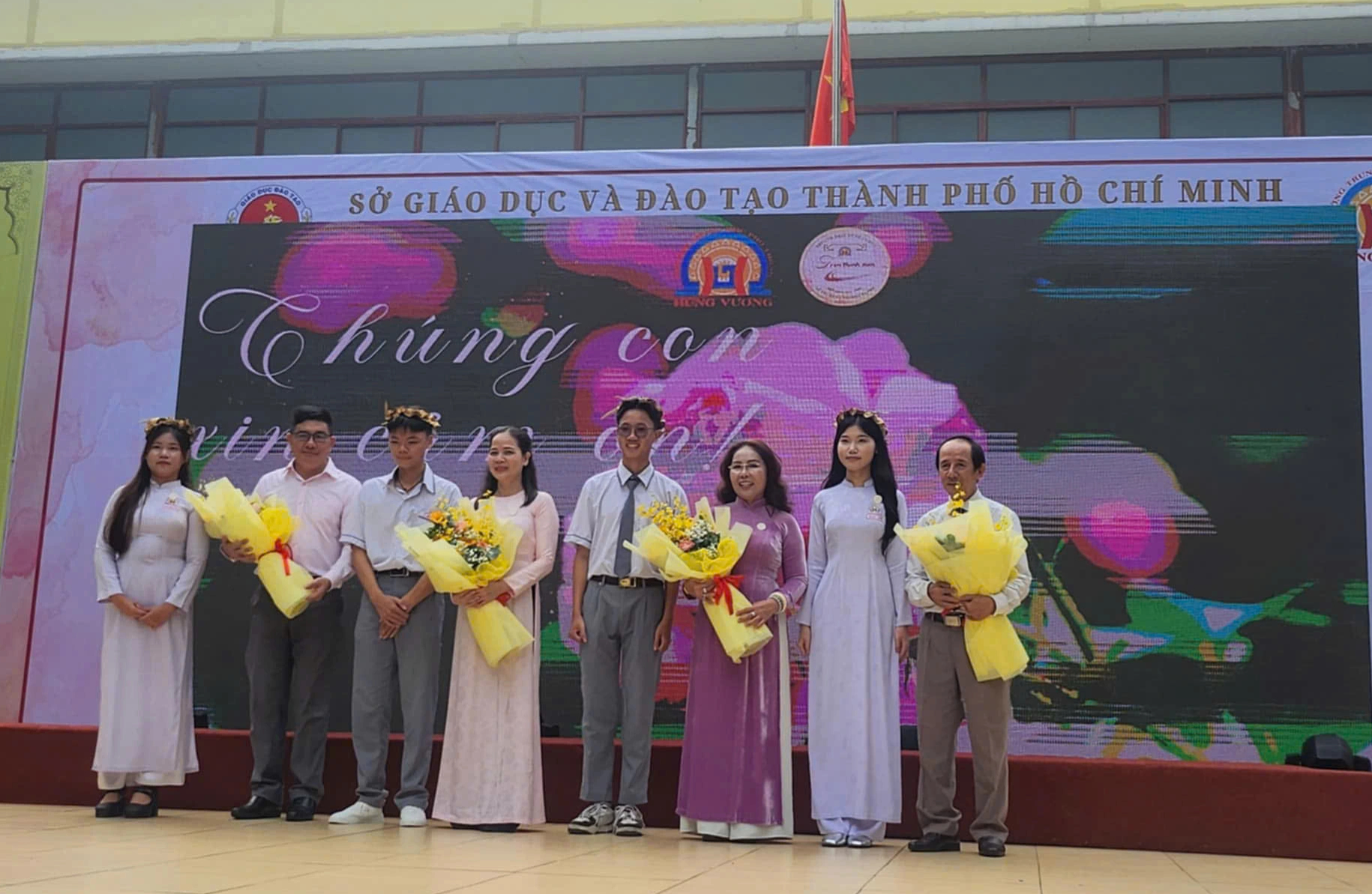 Hiệu trưởng gửi lời chia tay học sinh trước khi rời "Trạm thanh xuân" - Ảnh 5.
