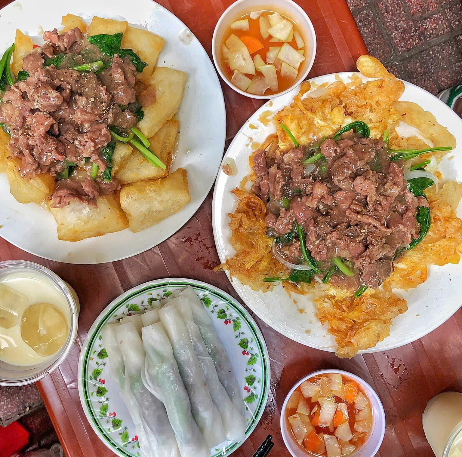 Phở cuốn đầu tiên ở Hà Nội được Michelin vinh danh, chủ không biết vì mải 'bán hàng'- Ảnh 3. Phở cuốn đầu tiên ở Hà Nội được Michelin vinh danh, chủ không biết vì mải 'bán hàng'- Ảnh 3.