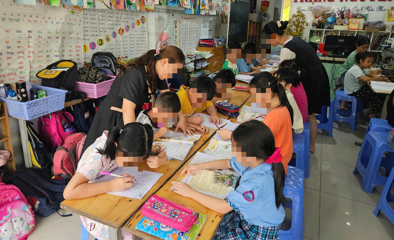 'Góc khuất' khi thực hiện quy định siết dạy thêm, học thêm - Ảnh 1.