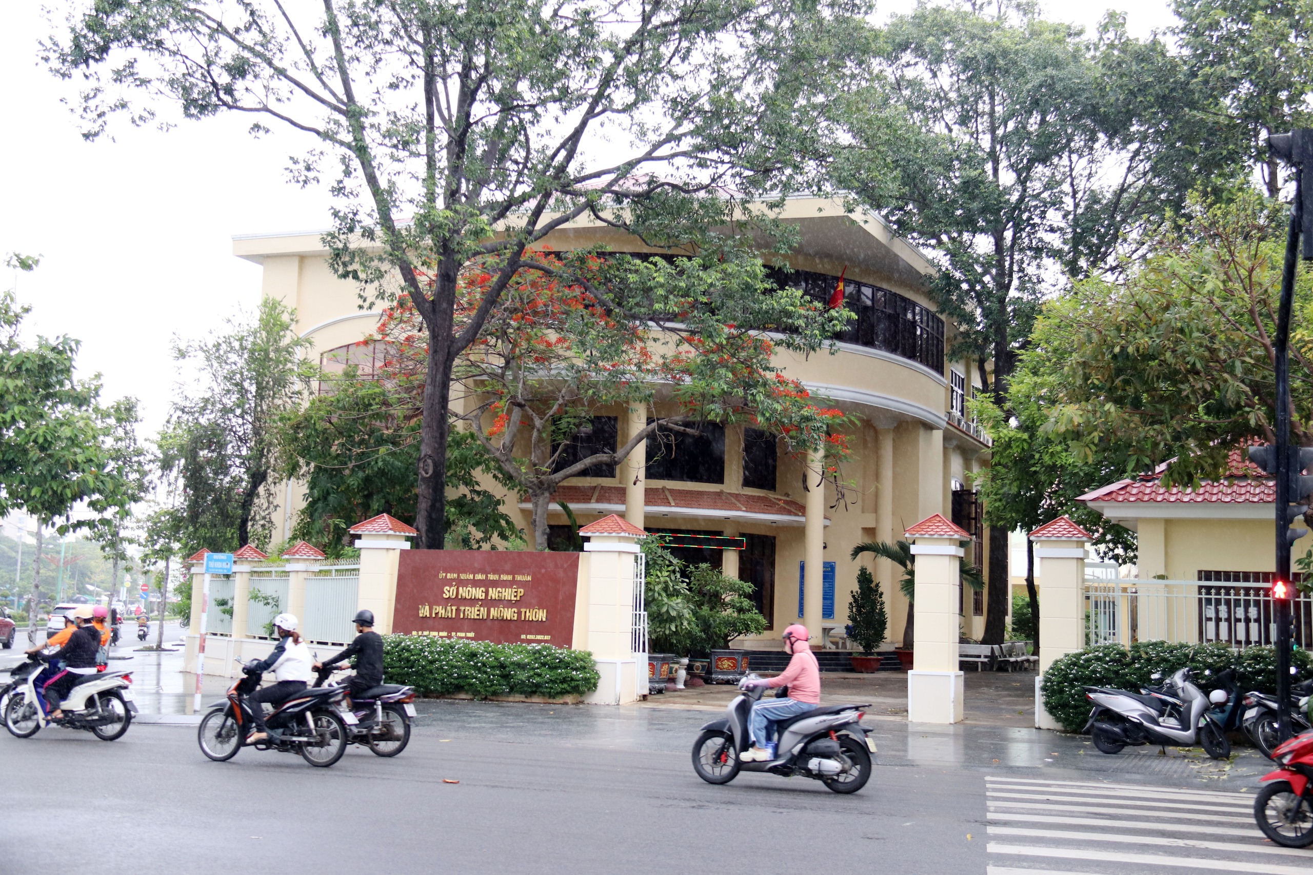 Trụ sở đẹp như Resort của Bình Thuận sau sáp nhập: Được bố trí ra sao- Ảnh 5. Trụ sở đẹp như Resort của Bình Thuận sau sáp nhập: Được bố trí ra sao- Ảnh 5.