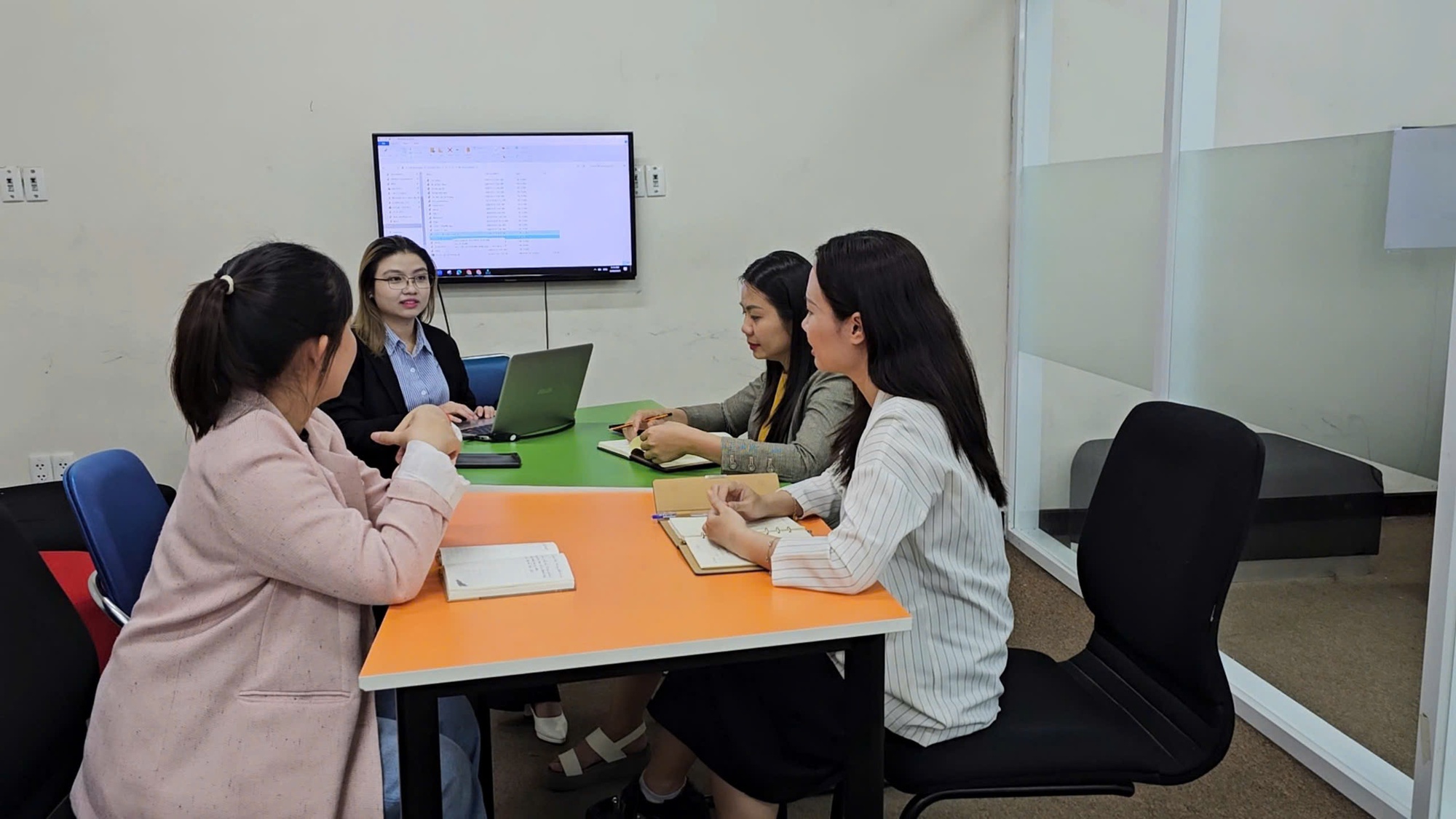 Nữ tiến sĩ với những công trình nghiên cứu thiết thực- Ảnh 2. Nữ tiến sĩ với những công trình nghiên cứu thiết thực- Ảnh 2.