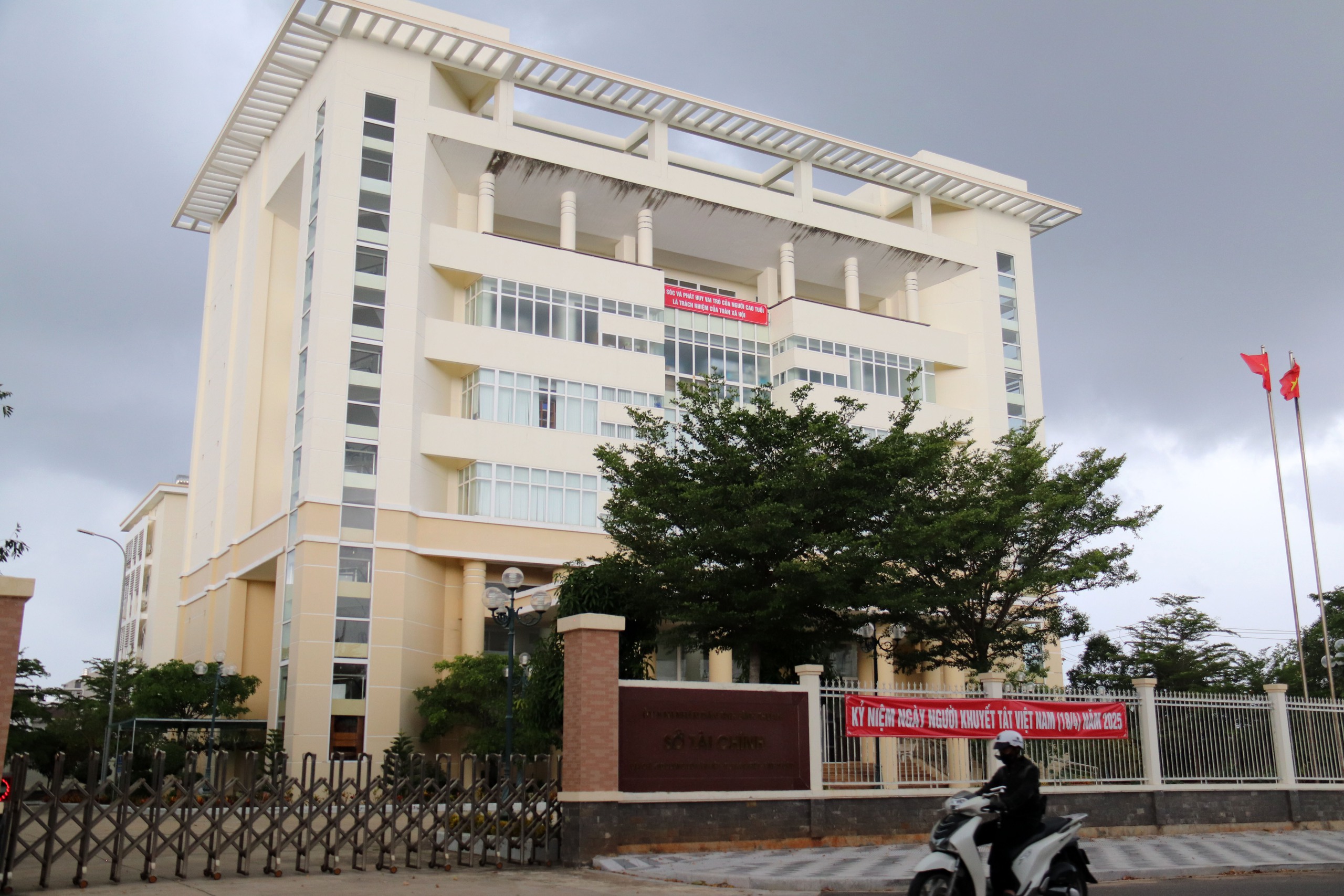 Trụ sở đẹp như Resort của Bình Thuận sau sáp nhập: Được bố trí ra sao- Ảnh 14. Trụ sở đẹp như Resort của Bình Thuận sau sáp nhập: Được bố trí ra sao- Ảnh 14.