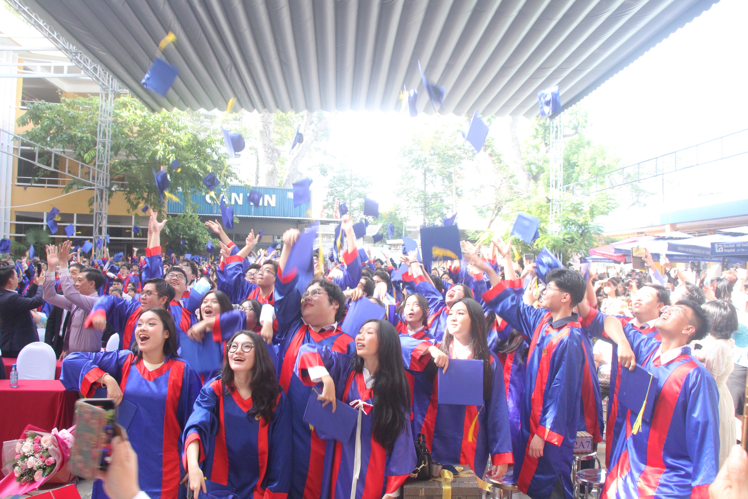 - Foto 1. - Ảnh 1.