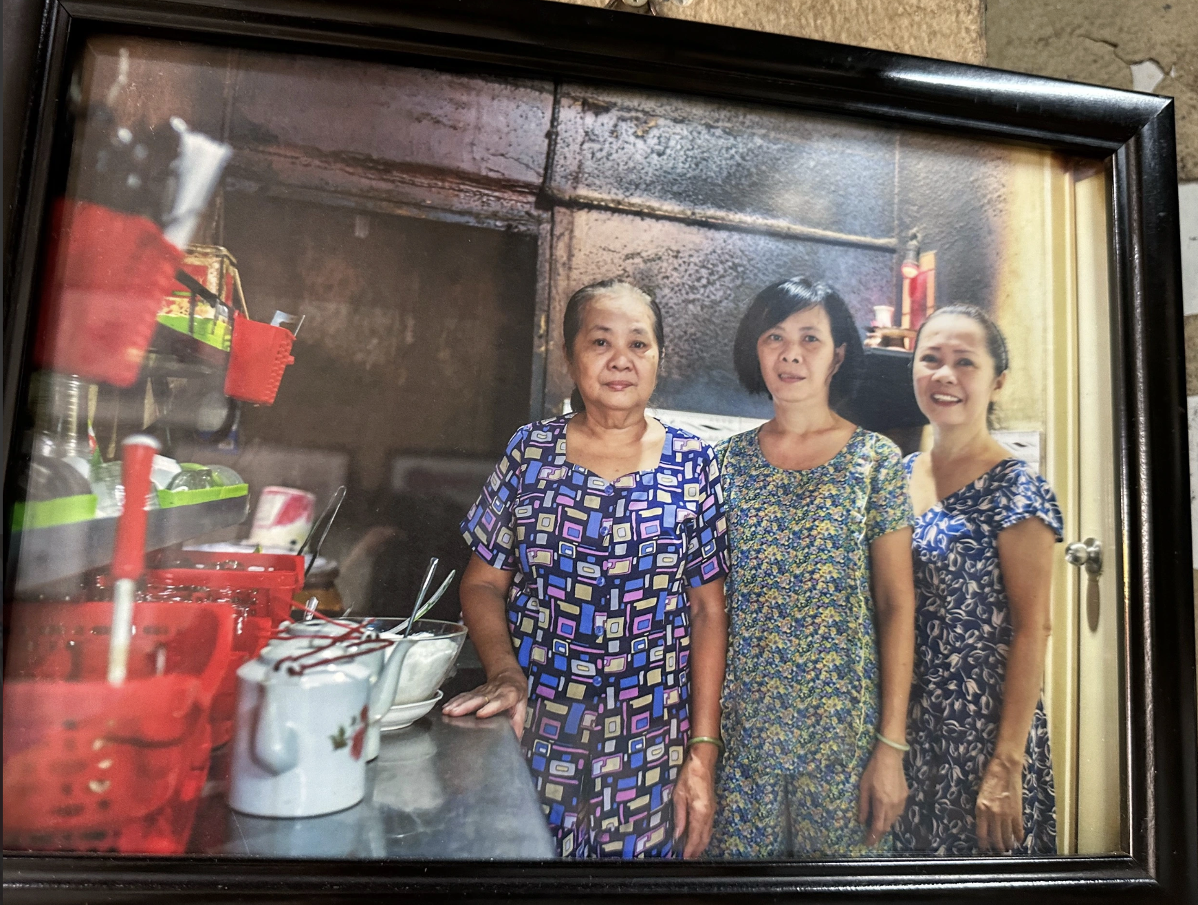 Những quán cà phê vợt lừng danh, lâu đời nhất TP.HCM: Bạn đã ghé chưa? - Ảnh 2.